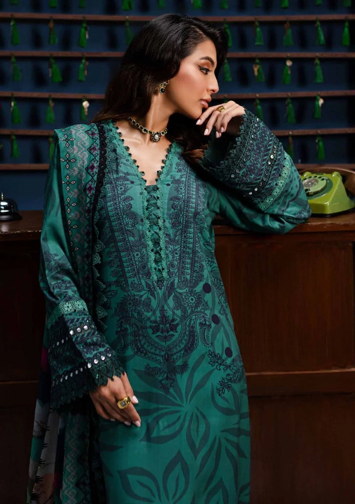 Nureh | Gardenia Lawn | NSG -160 - Aqsa Fabrics