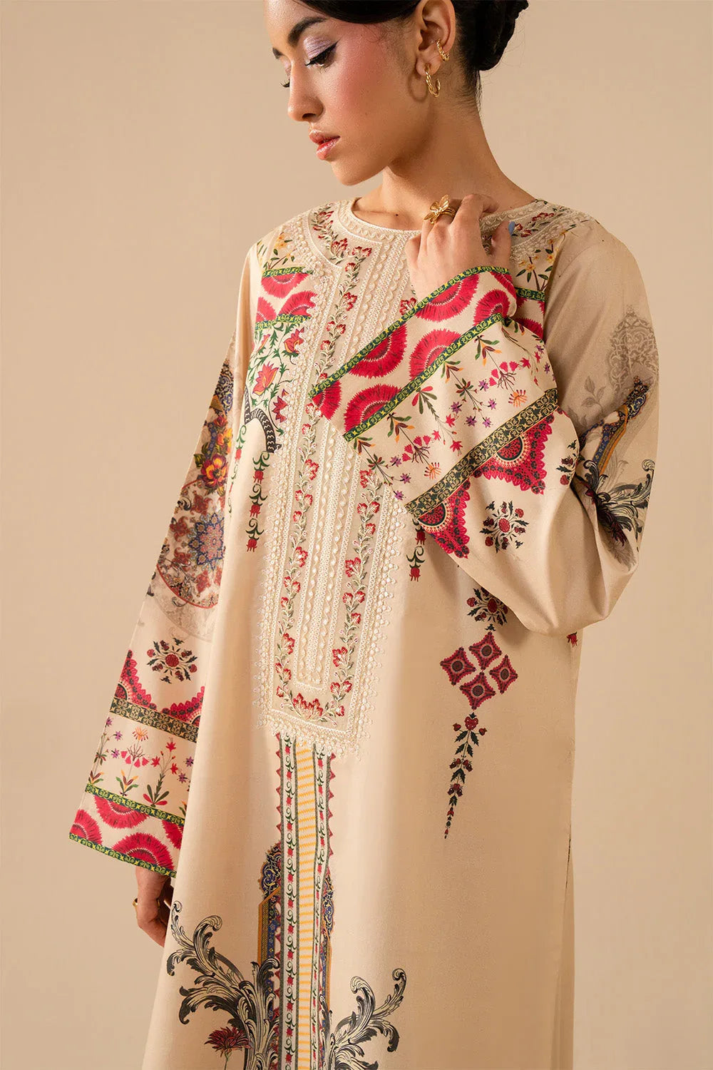 Maryum N Maria | Floren Lawn | EMILIA - Aqsa Fabrics