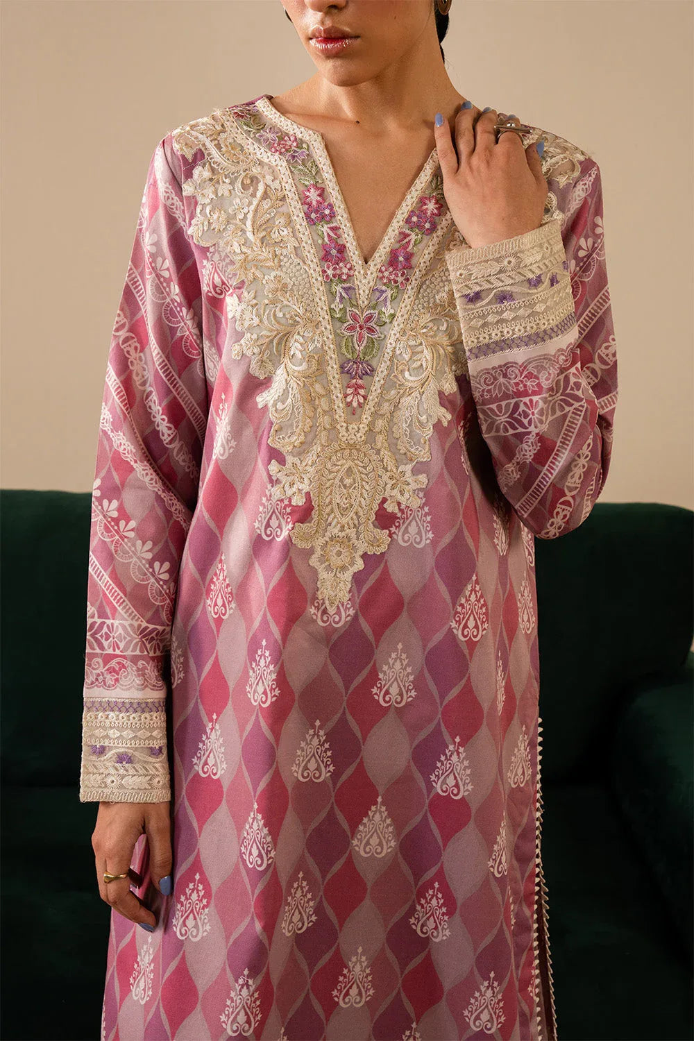 Maryum N Maria | Floren Lawn |  LUNA - Aqsa Fabrics