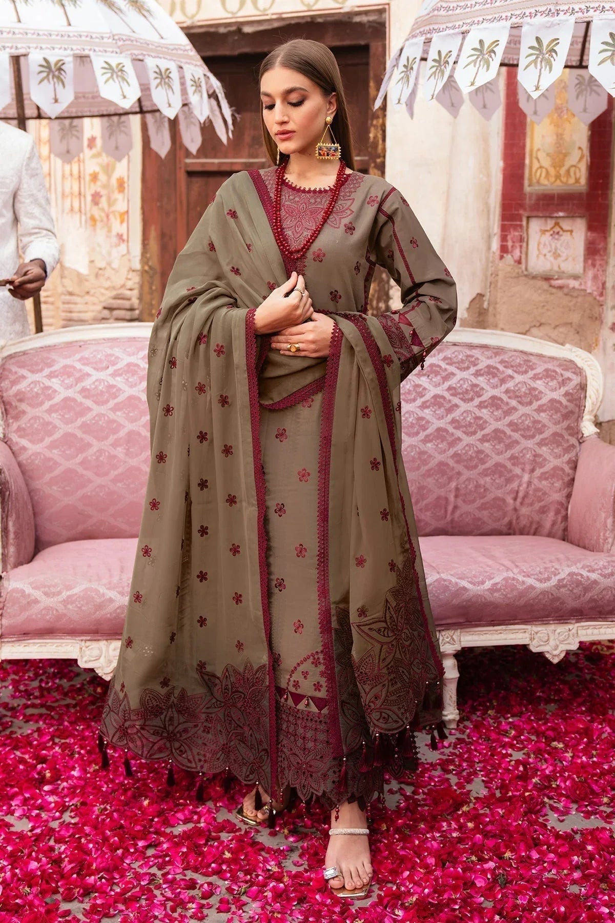 Alizeh | Rawayat Luxury Lawn 24 | Zeenat - Aqsa Fabrics