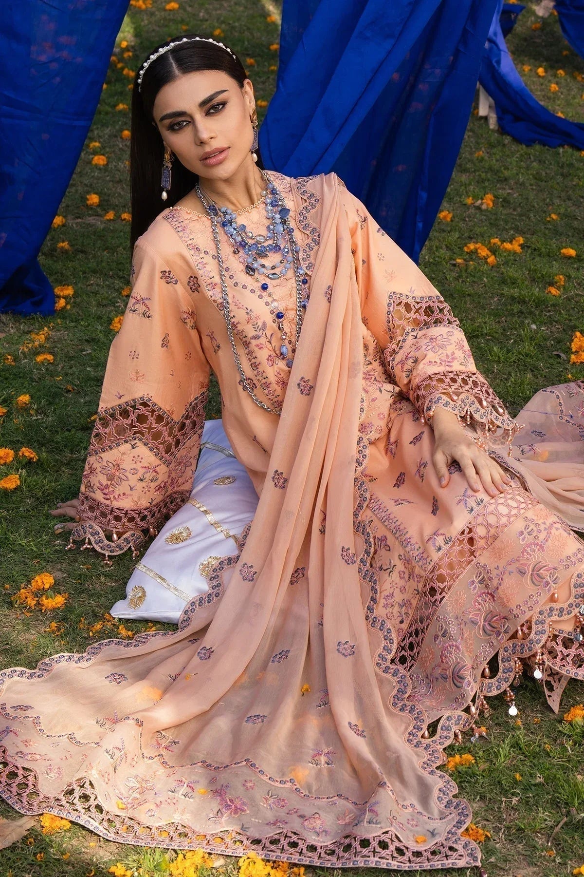 Alizeh | Rawayat Luxury Lawn 24 | Nazmin - Aqsa Fabrics