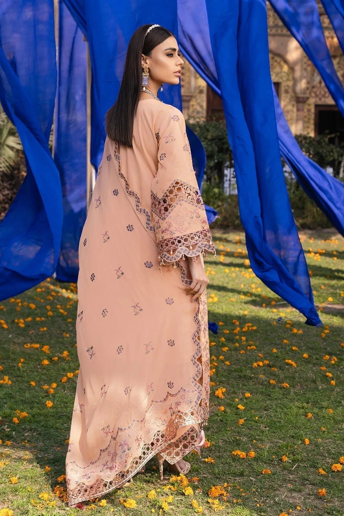 Alizeh | Rawayat Luxury Lawn 24 | Nazmin - Aqsa Fabrics