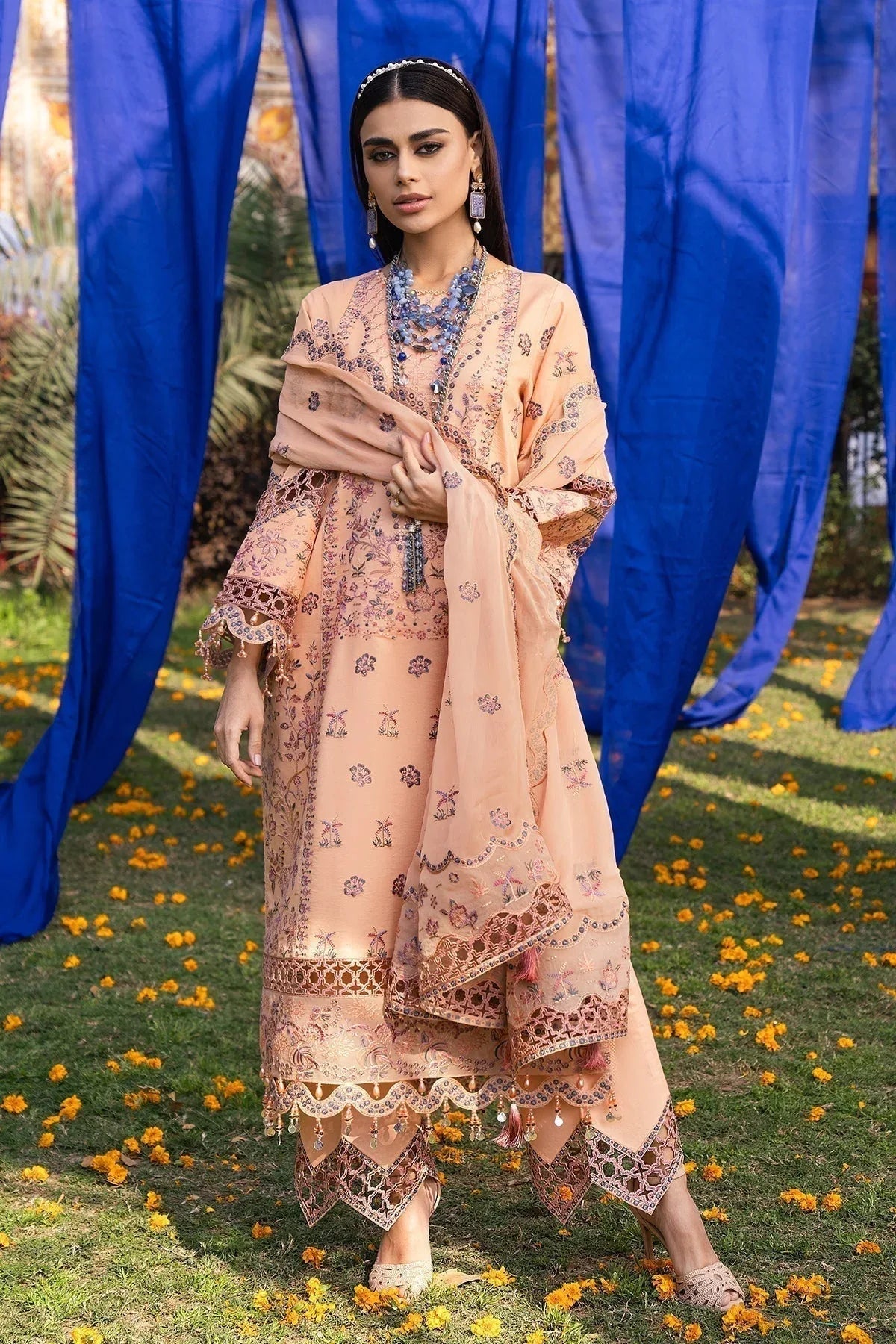 Alizeh | Rawayat Luxury Lawn 24 | Nazmin - Aqsa Fabrics