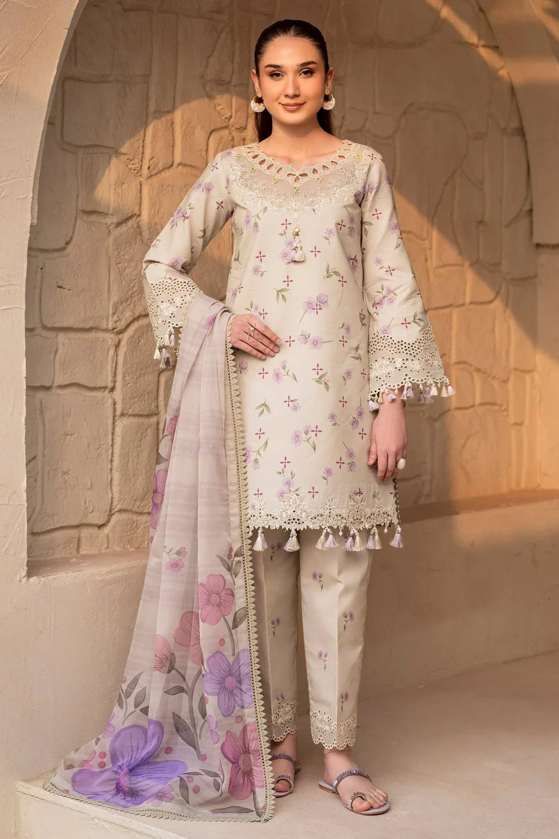Alizeh | Levana Lawn | Pesto - Aqsa Fabrics