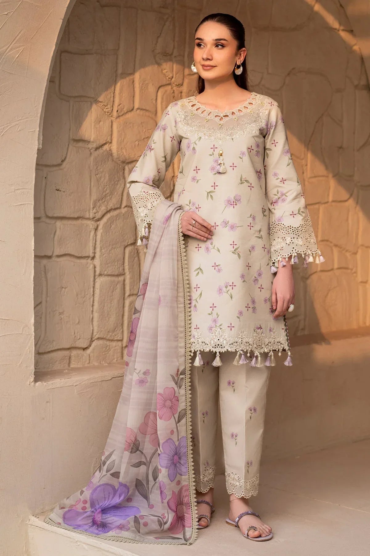 Alizeh | Levana Lawn | Pesto - Aqsa Fabrics