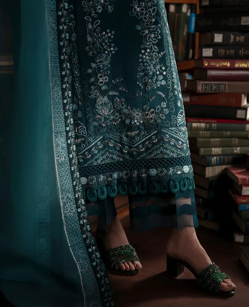 Republic Womenswear | Premium Pret 25 | RPP-03 (Coeur) - Aqsa Fabrics