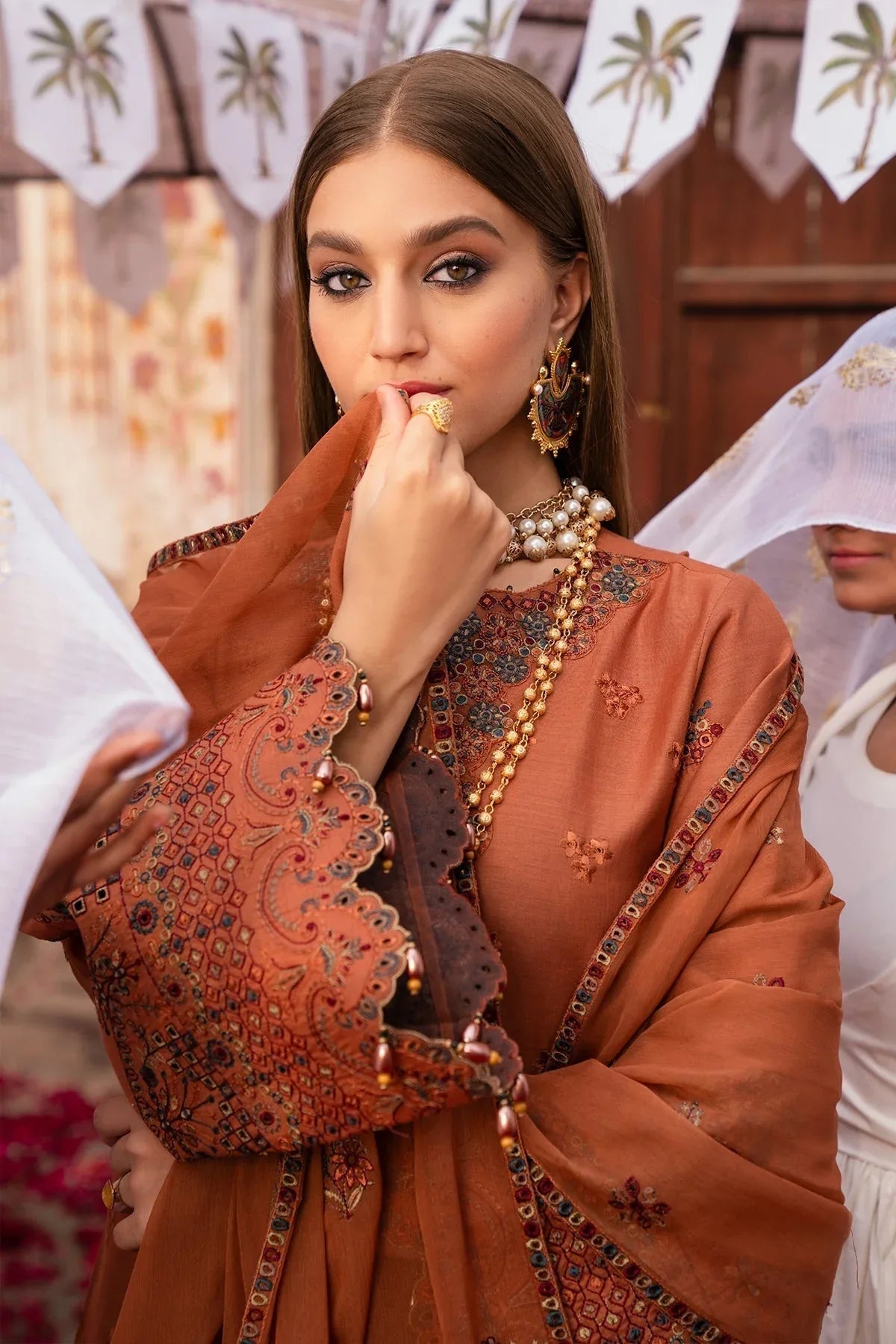 Alizeh | Rawayat Luxury Lawn 24 | Manat - Aqsa Fabrics
