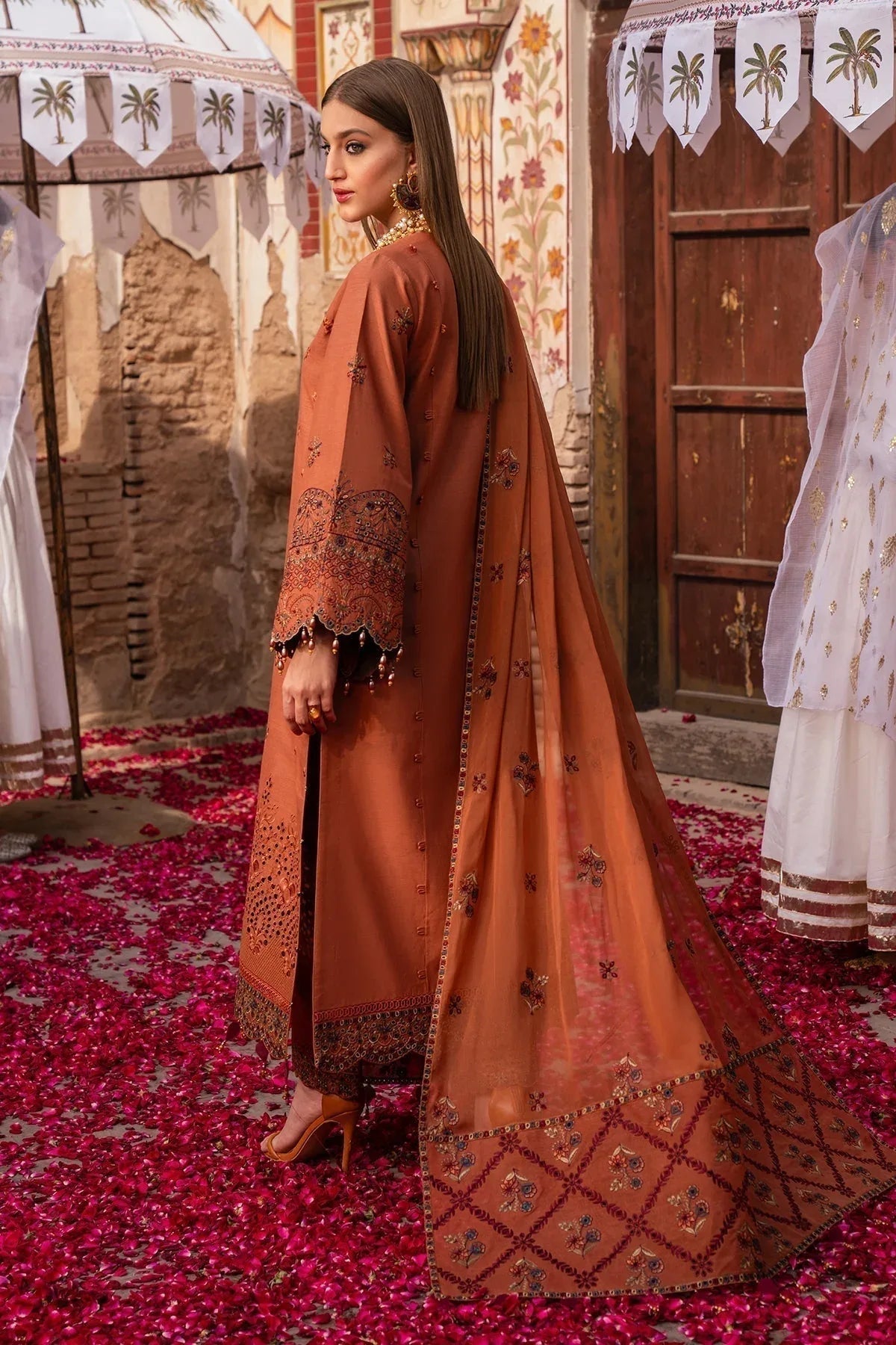 Alizeh | Rawayat Luxury Lawn 24 | Manat - Aqsa Fabrics