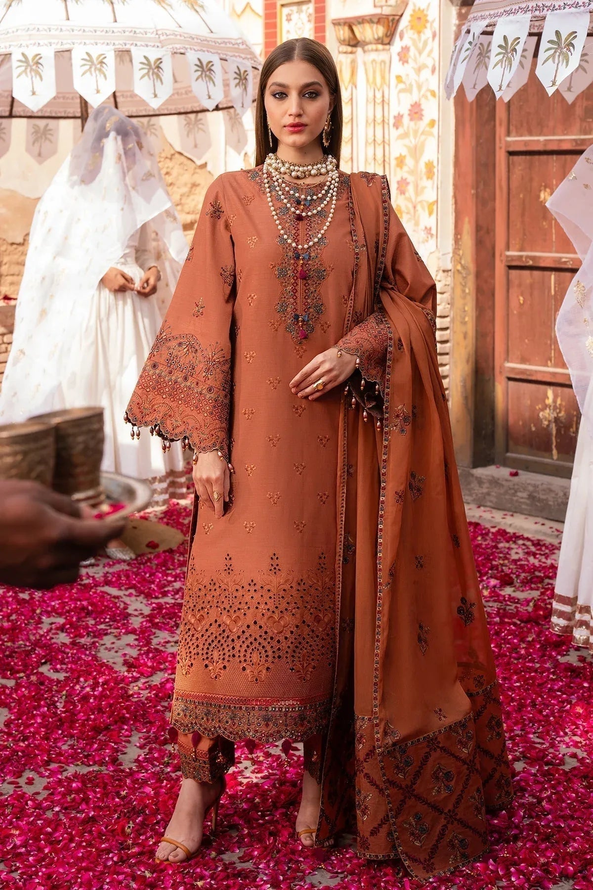 Alizeh | Rawayat Luxury Lawn 24 | Manat - Aqsa Fabrics