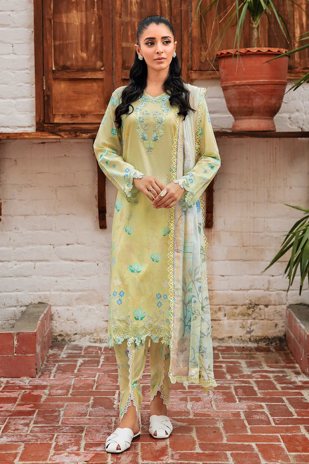 Ramsha | Rangrez Lawn Collection | N-407 - Aqsa Fabrics