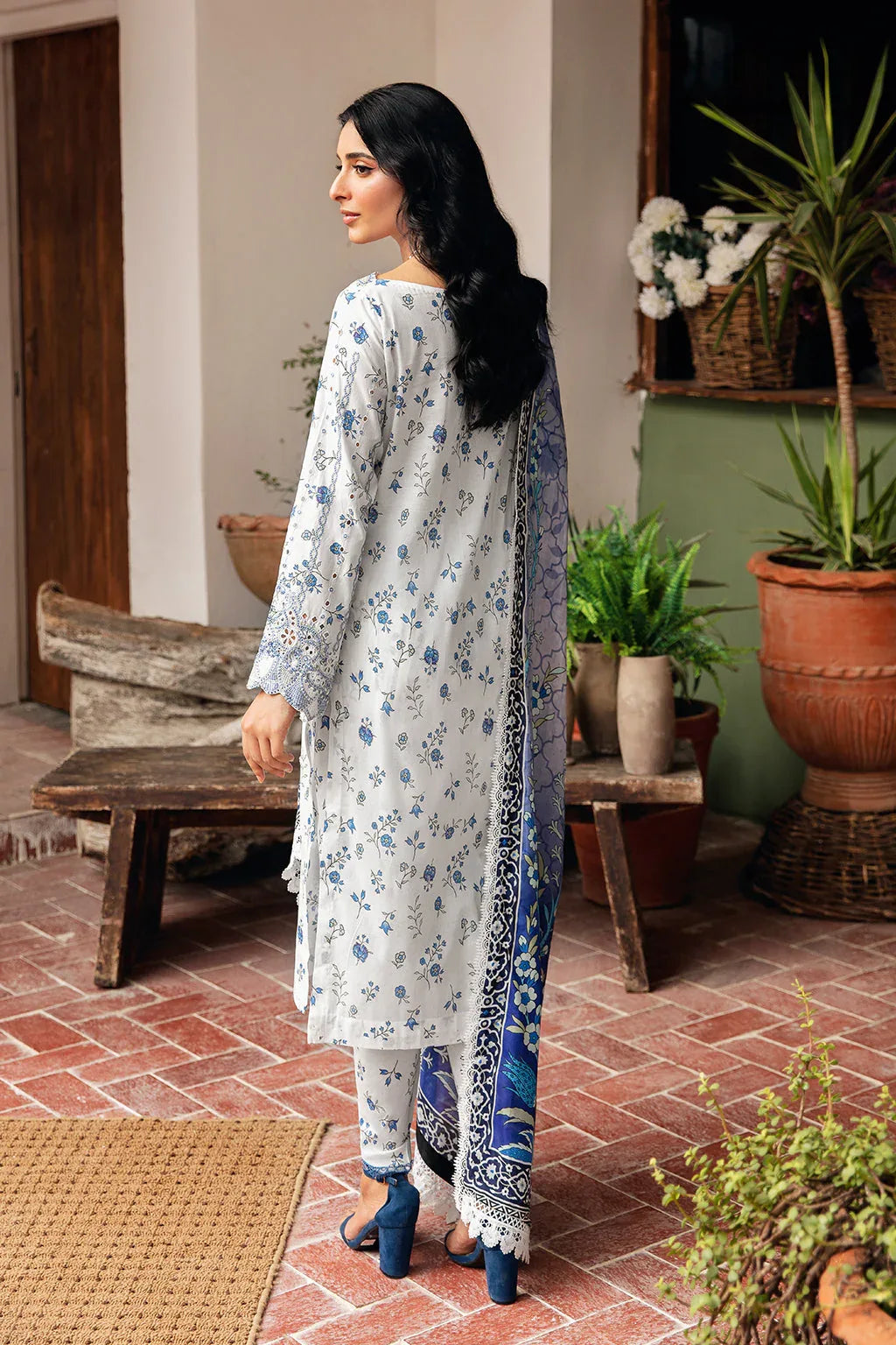 Ramsha | Rangrez Lawn Collection | N-403 - Aqsa Fabrics