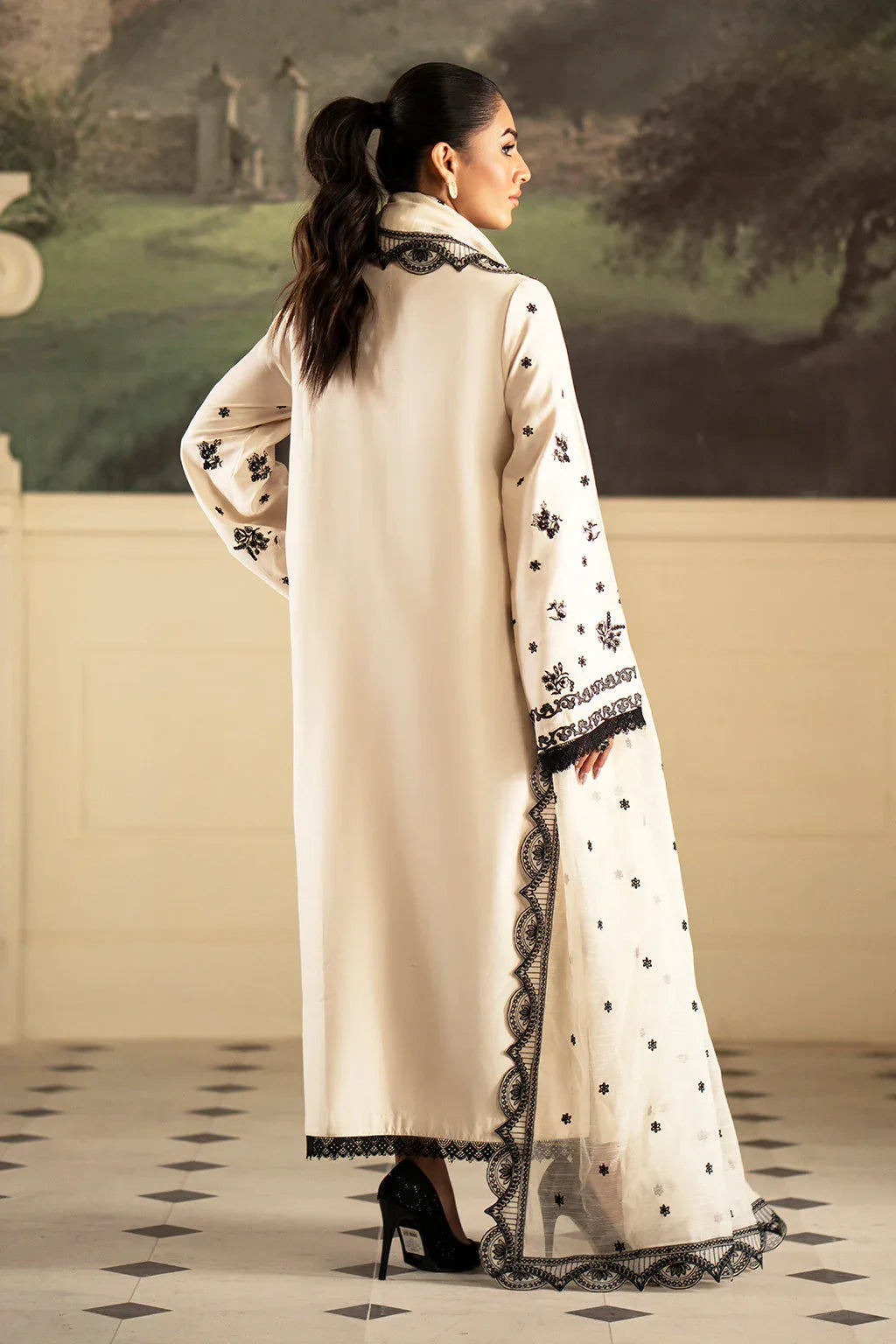 Saad Shaikh | Lumiere Winter |  D-05 Stellaire - Aqsa Fabrics