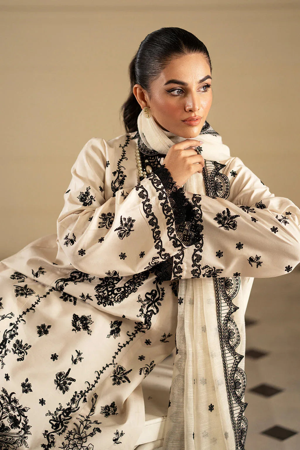 Saad Shaikh | Lumiere Winter |  D-05 Stellaire - Aqsa Fabrics