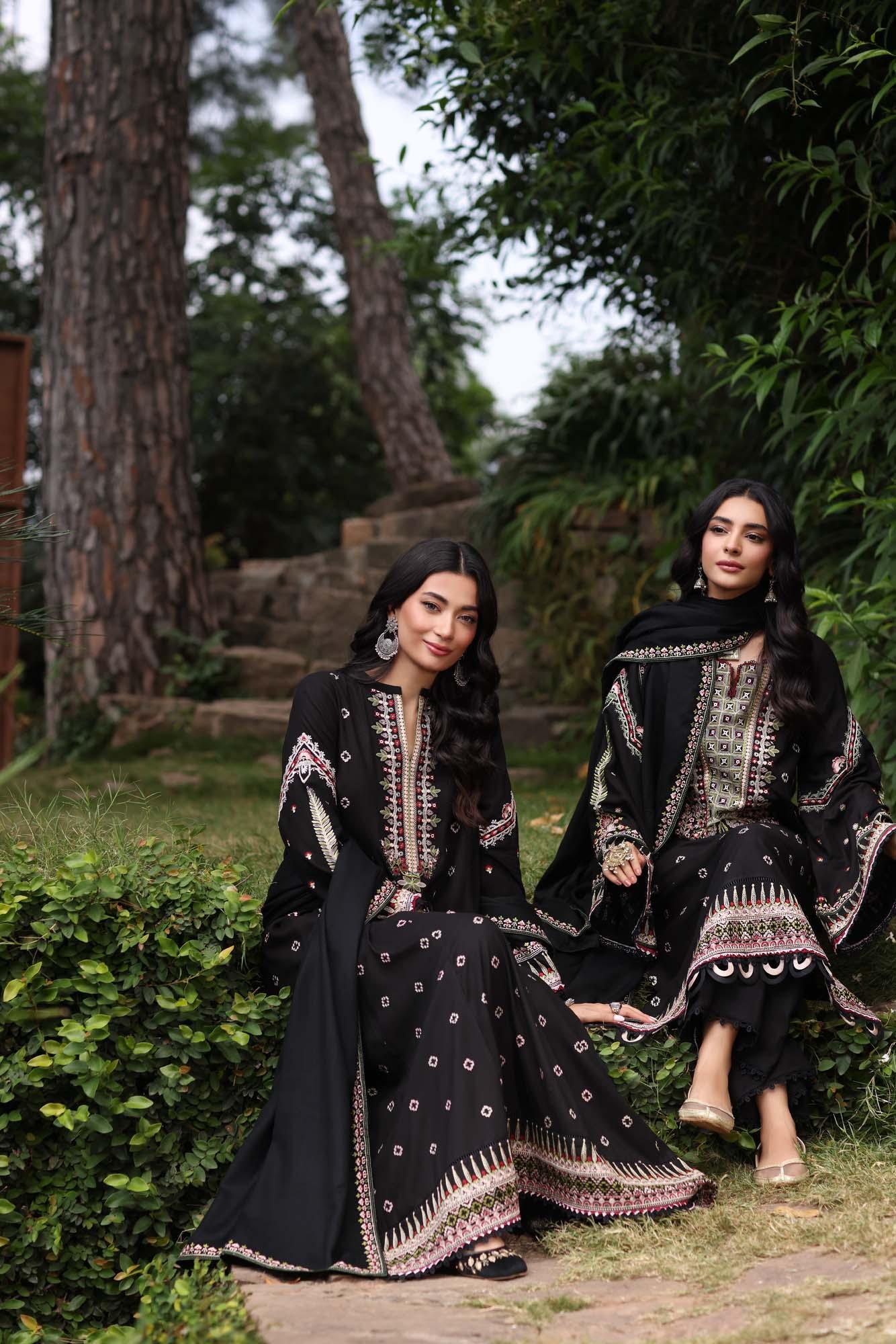 Noor by Saadia Asad | Suzaankari Winter 24 | D05