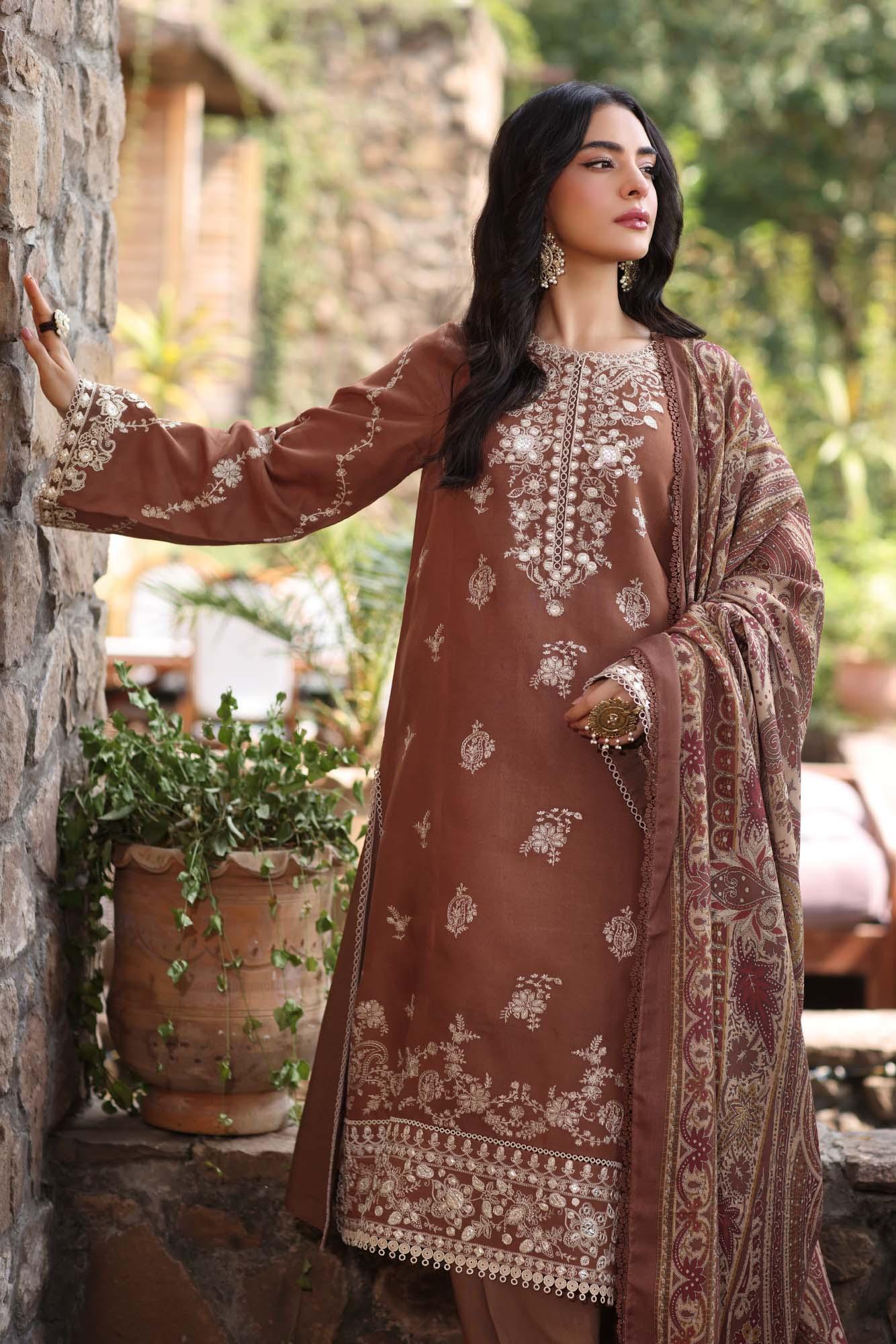 Noor by Saadia Asad | Suzaankari Winter 24 | D09