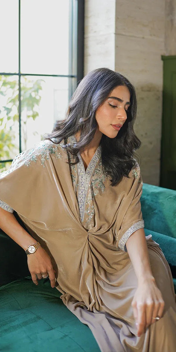 Erum Khan | Velvet Wisper | Champagne Charm - Aqsa Fabrics