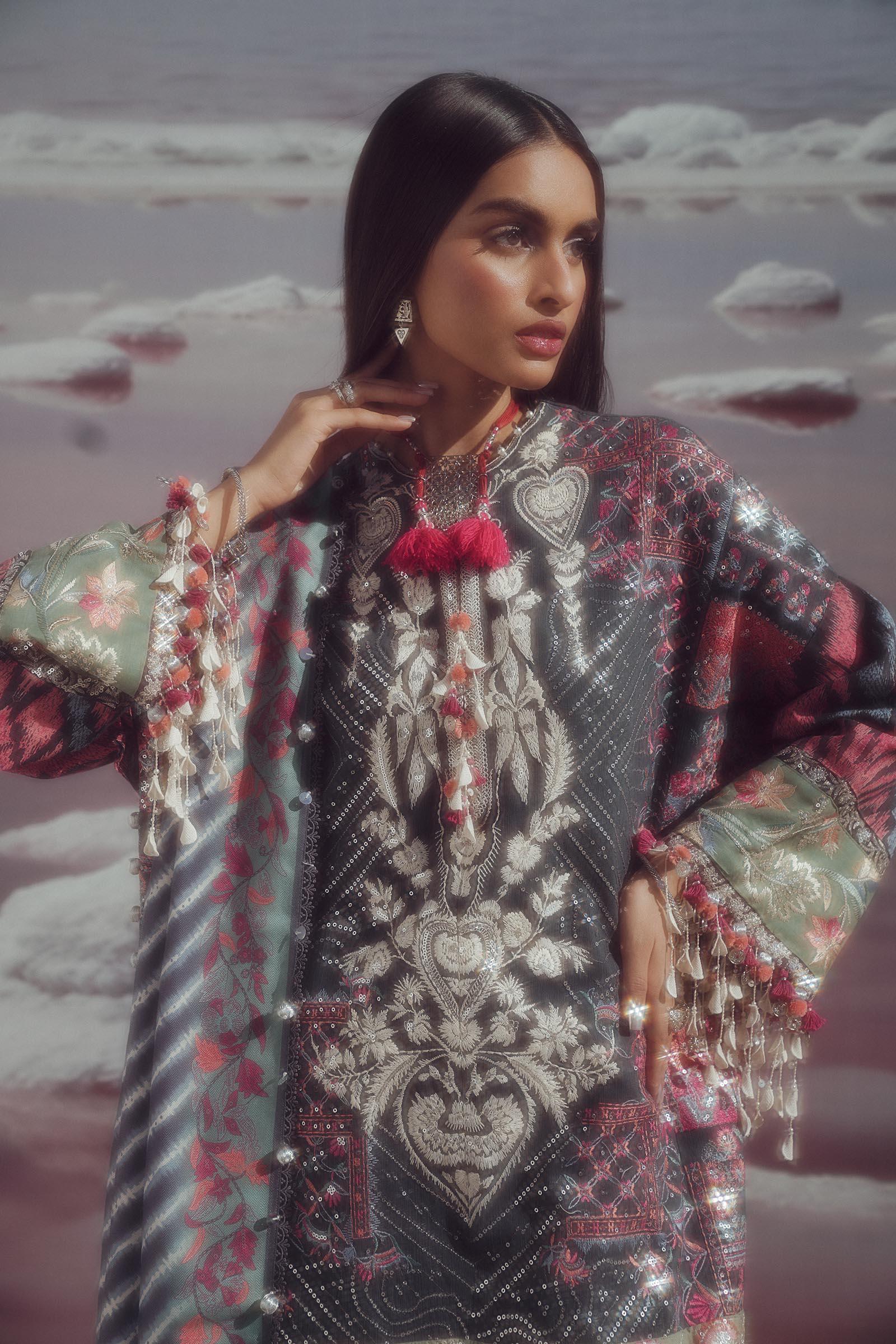 Sana Safinaz | Winter Shawl 24 | S241-007B-3CP - Aqsa Fabrics