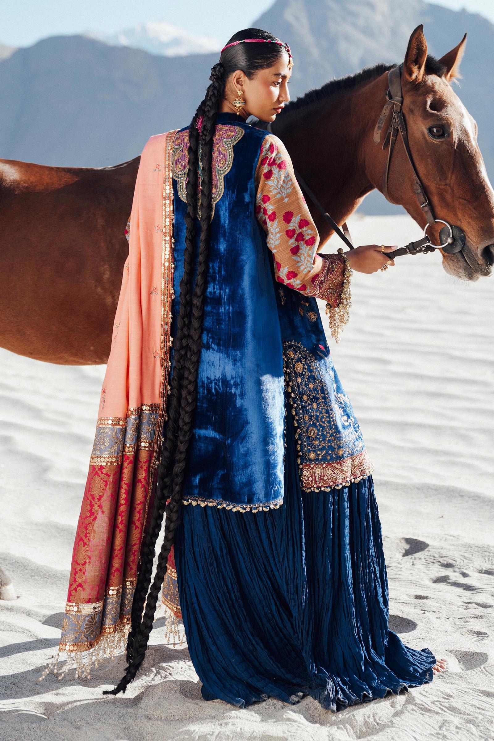 Sana Safinaz | Winter Shawl 24 | Velvet V241-001-3CP - Aqsa Fabrics