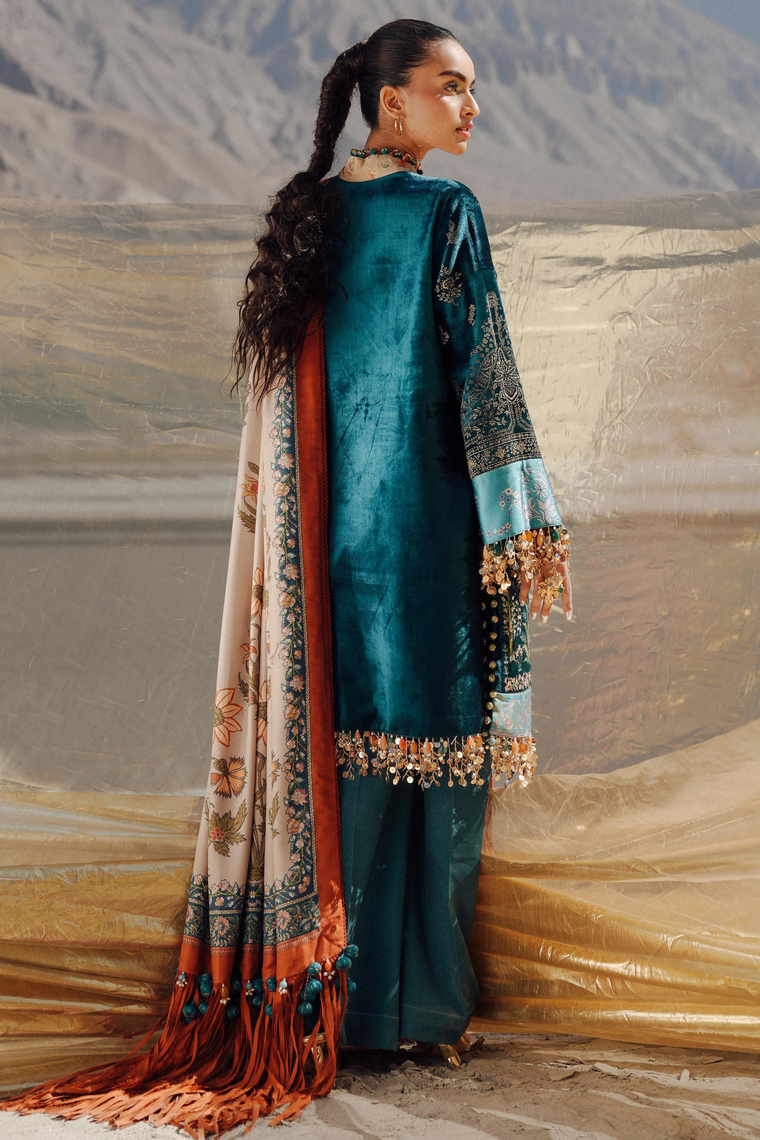 Sana Safinaz | Winter Shawl 24 | Velvet V241-003-3CP - Aqsa Fabrics