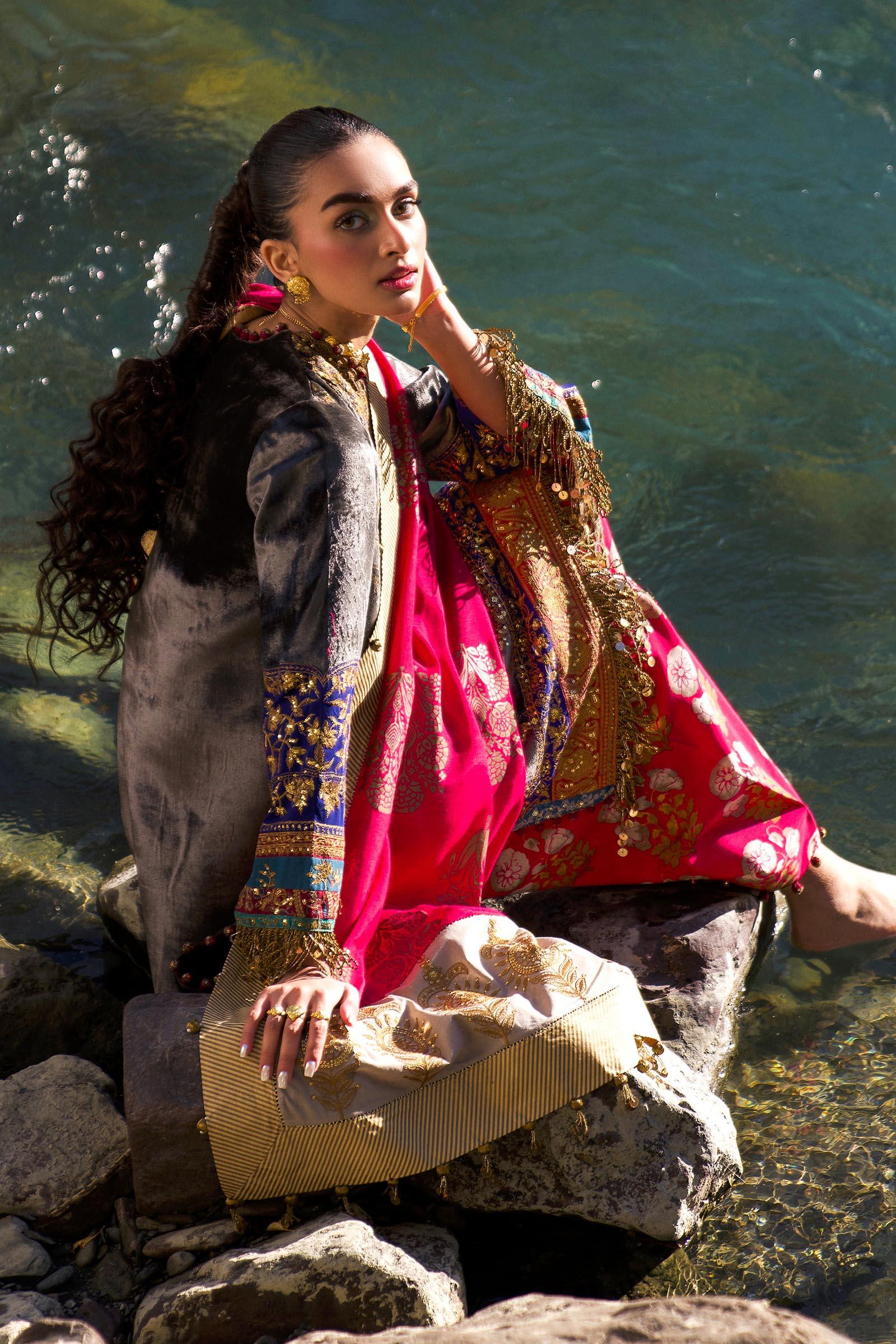 Sana Safinaz | Winter Shawl 24 | Velvet V241-004-3CP - Aqsa Fabrics