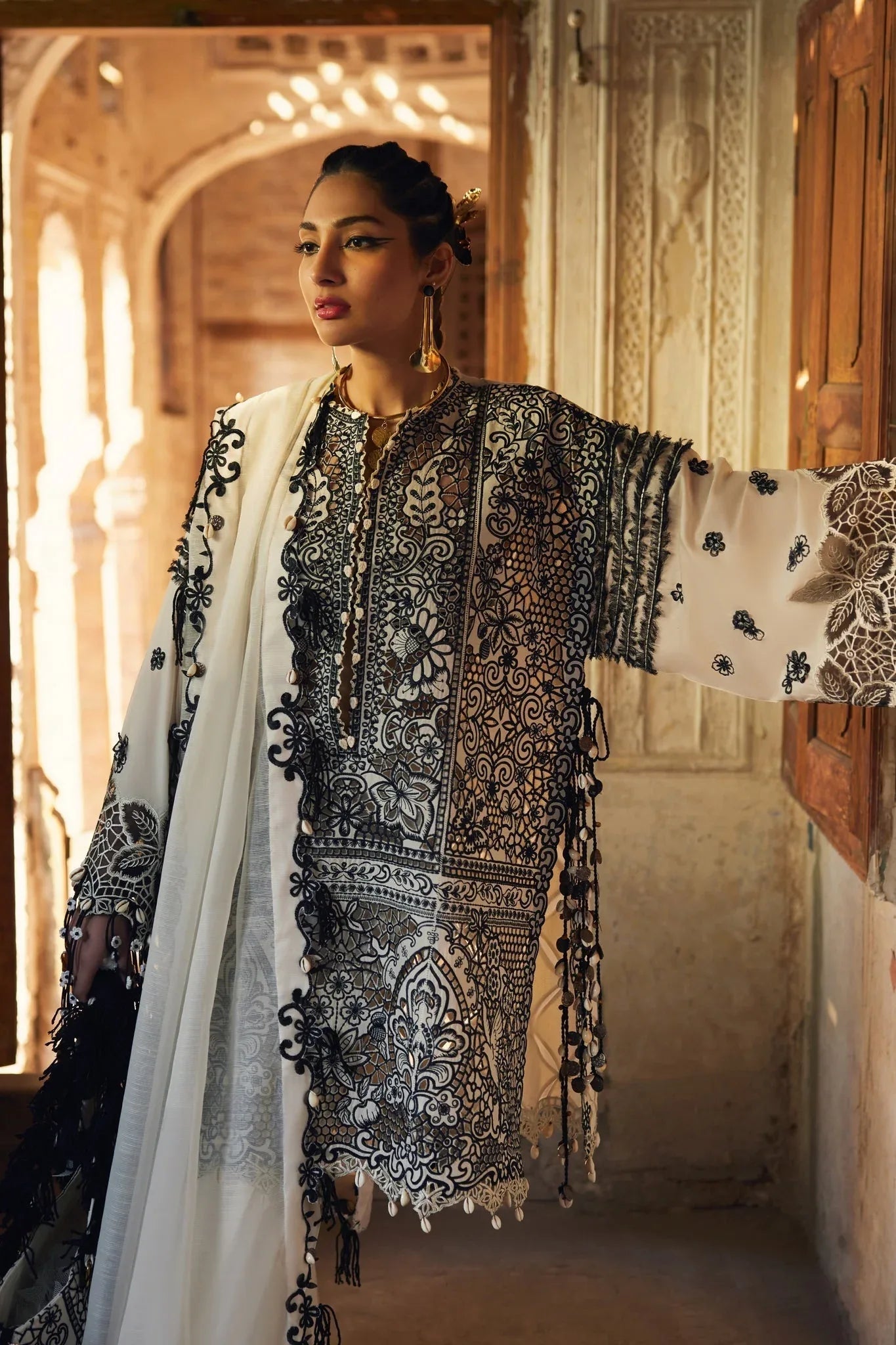 Elan | Luxury Lawn 25 | ISLA (EL25-02 B) - Aqsa Fabrics