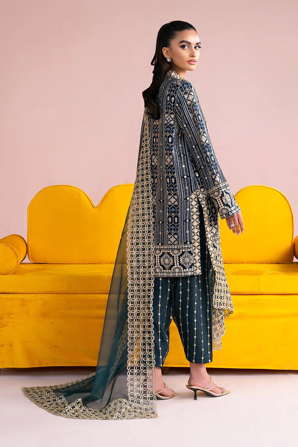 Vanya | Fareesha Formals | FR-04 - Aqsa Fabrics