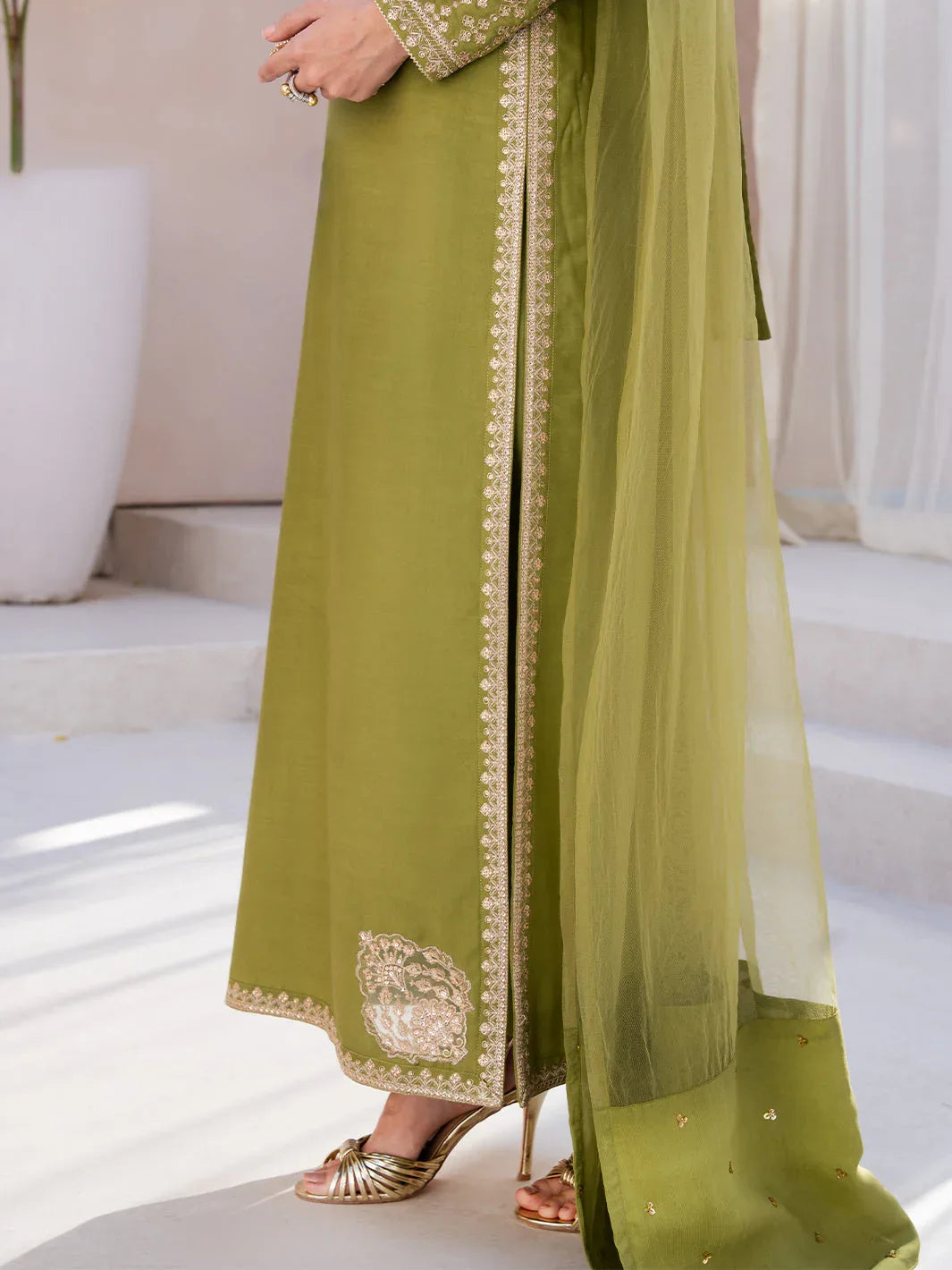 Izel | Le Tresor Formals | Viresta - Aqsa Fabrics