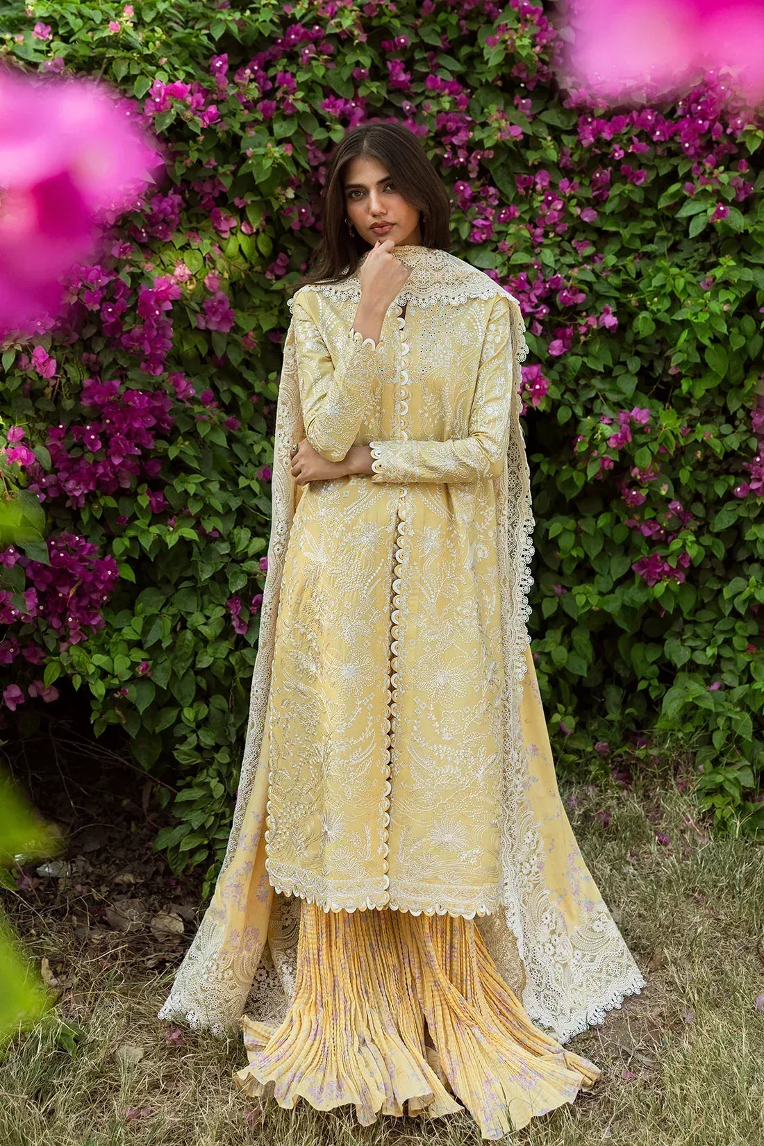 Afrozeh | Mulaqaat Lawn | Taqdeer - Aqsa Fabrics
