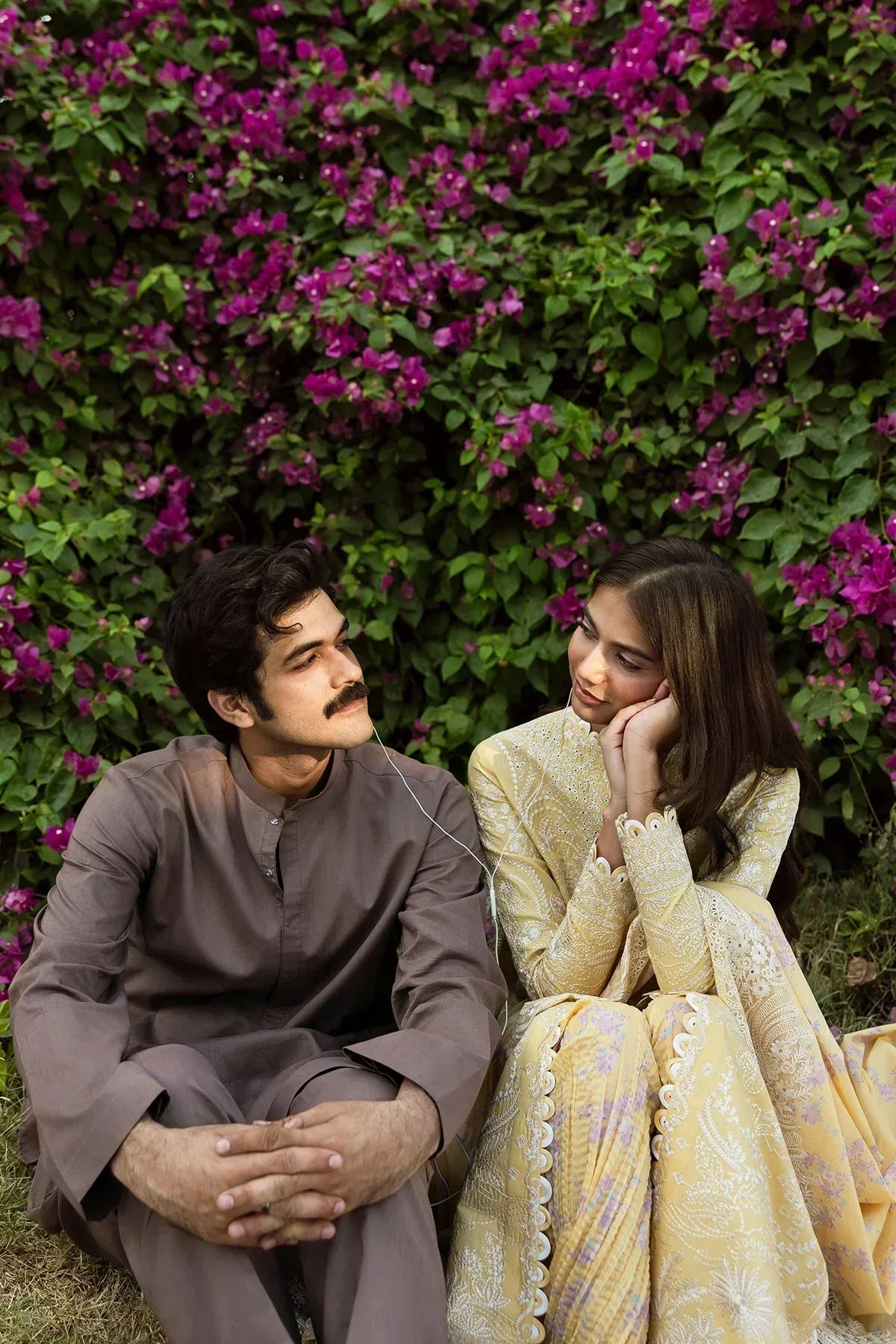 Afrozeh | Mulaqaat Lawn | Taqdeer - Aqsa Fabrics