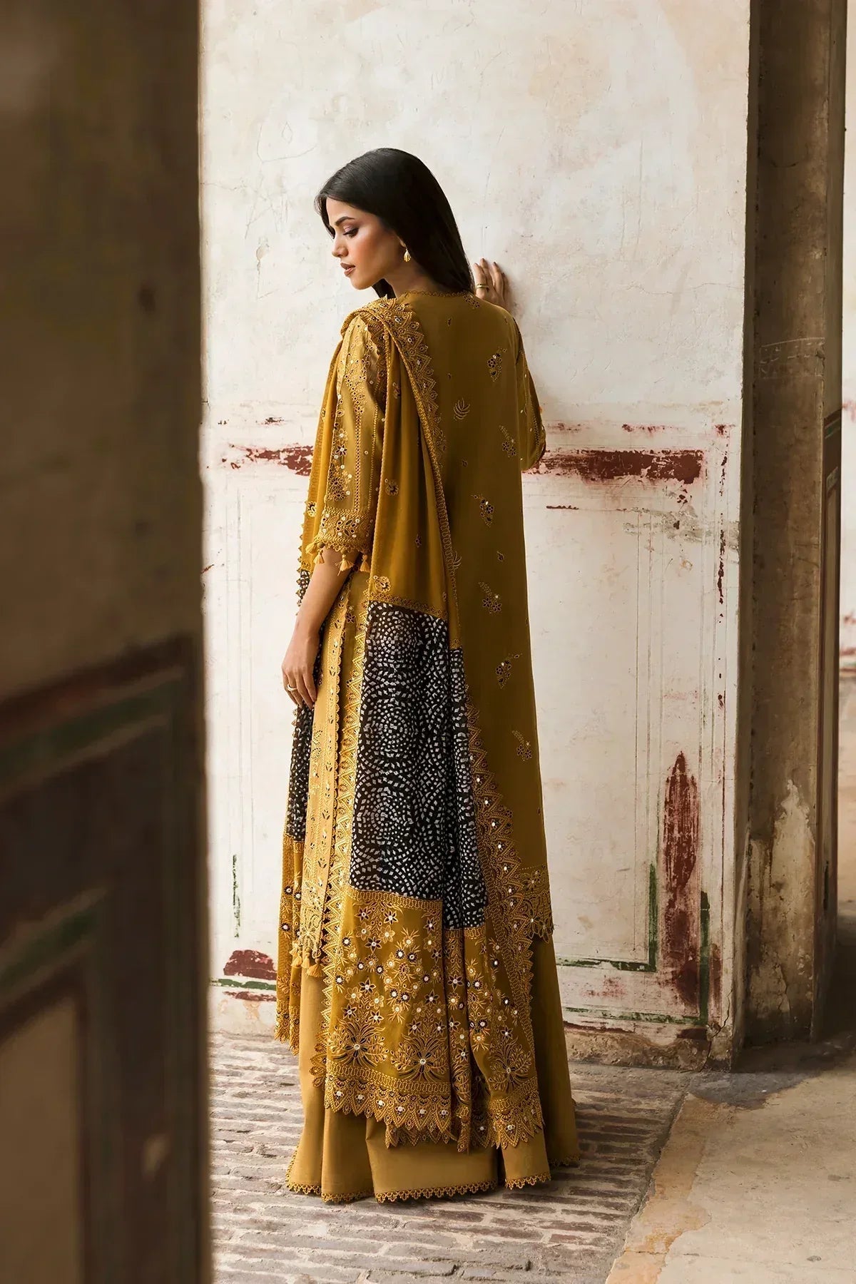 Afrozeh | Mulaqaat Lawn | Wafa - Aqsa Fabrics