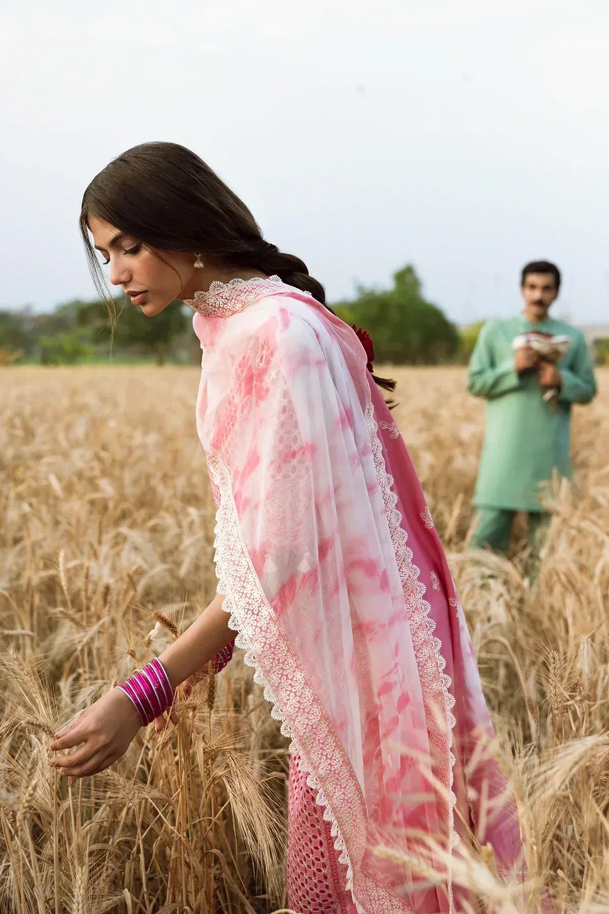 Afrozeh | Mulaqaat Lawn | Khwaab - Aqsa Fabrics