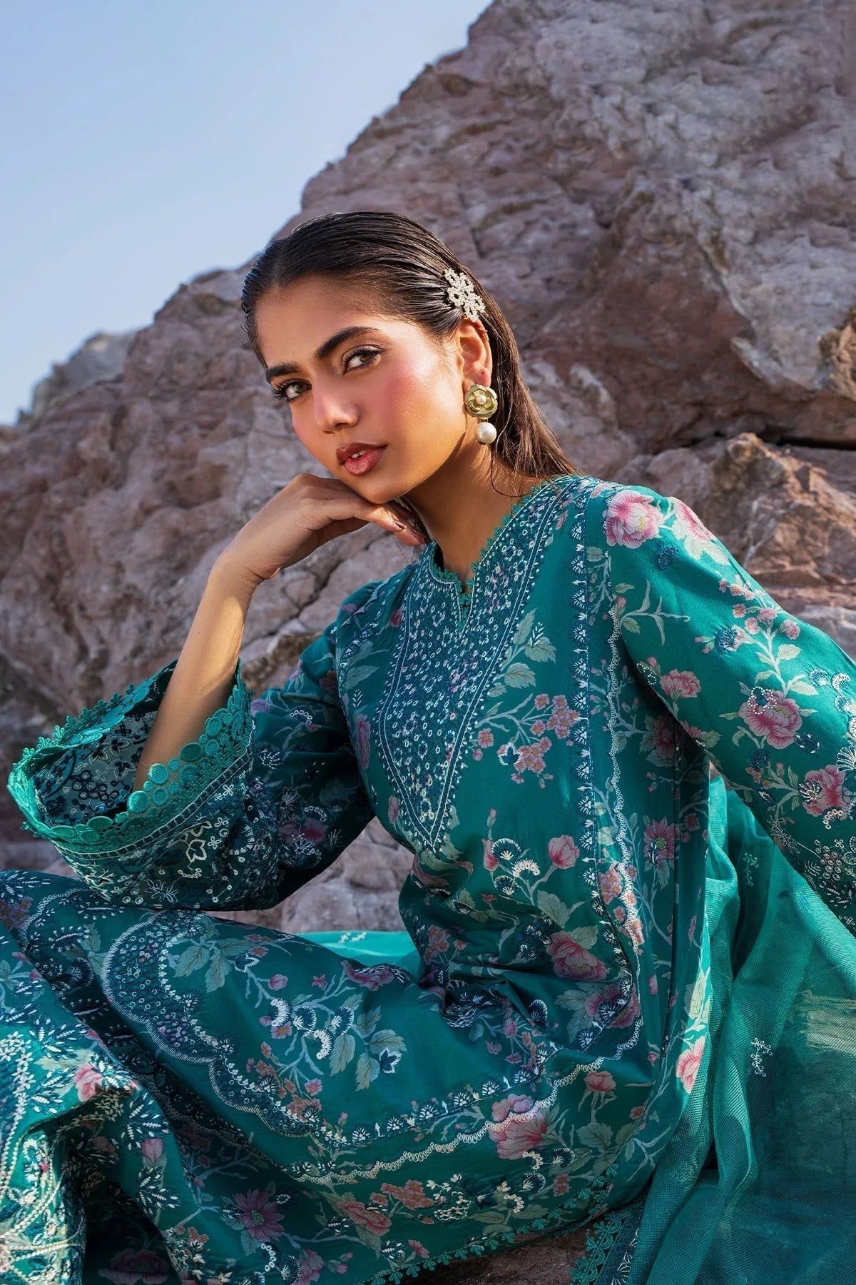 Afrozeh | Endless Summer | Plush - Aqsa Fabrics