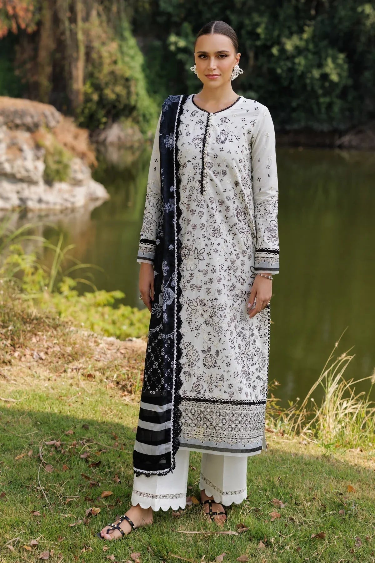 Xenia Formals | Luxury Lawn 25 | FIORELLA - Aqsa Fabrics