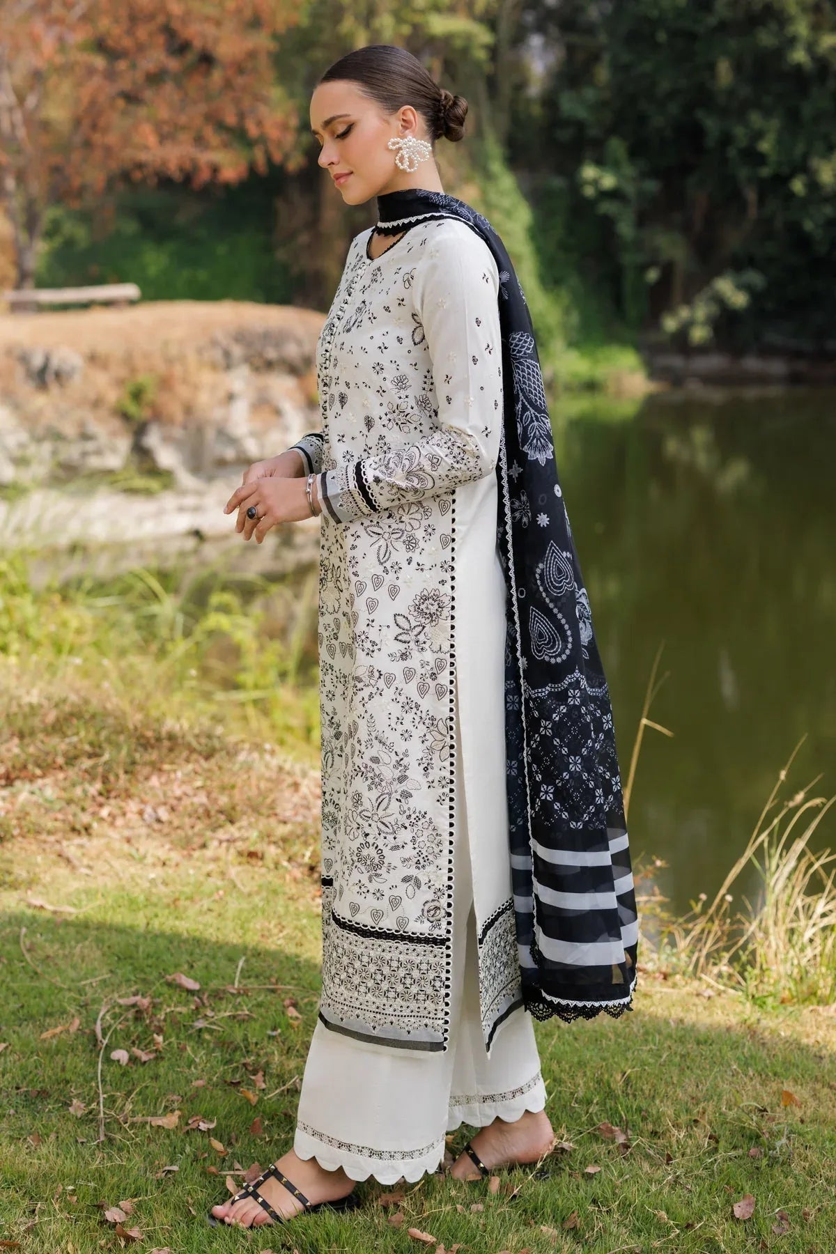 Xenia Formals | Luxury Lawn 25 | FIORELLA - Aqsa Fabrics