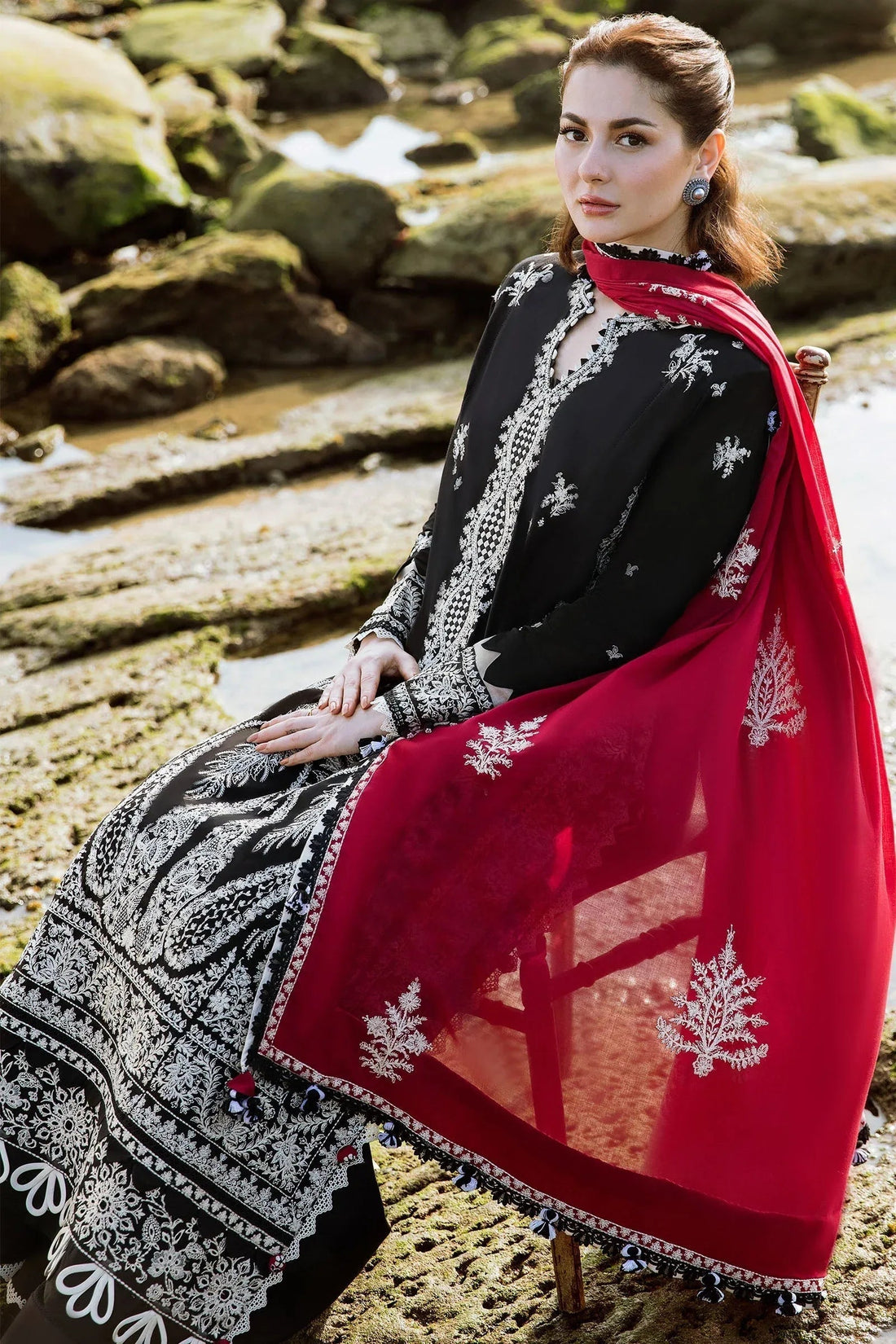 ZAHA LUXURY LAWN ISKELE (ZL23-01 A) - Aqsa Fabrics