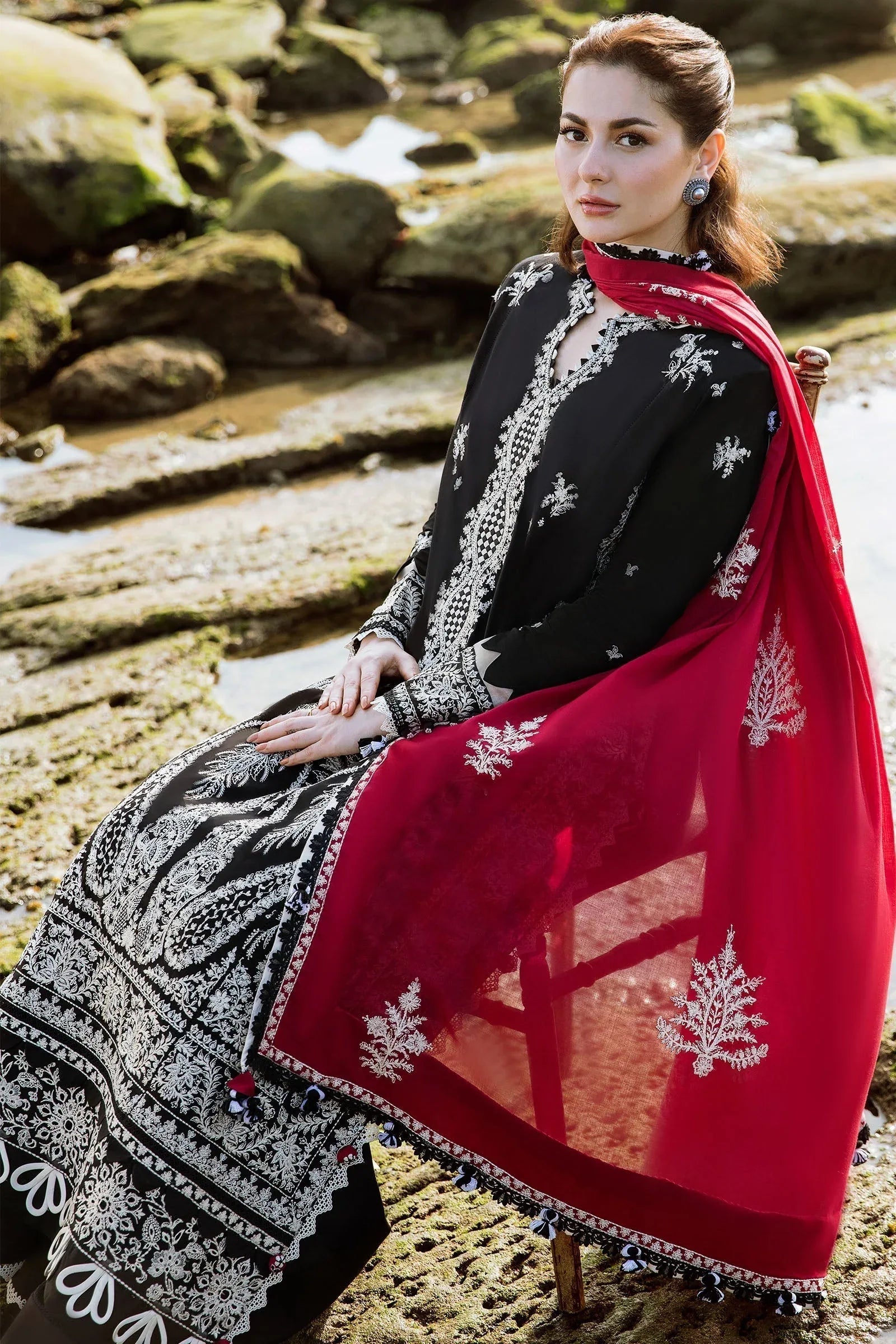 ZAHA LUXURY LAWN ISKELE (ZL23-01 A) - Aqsa Fabrics
