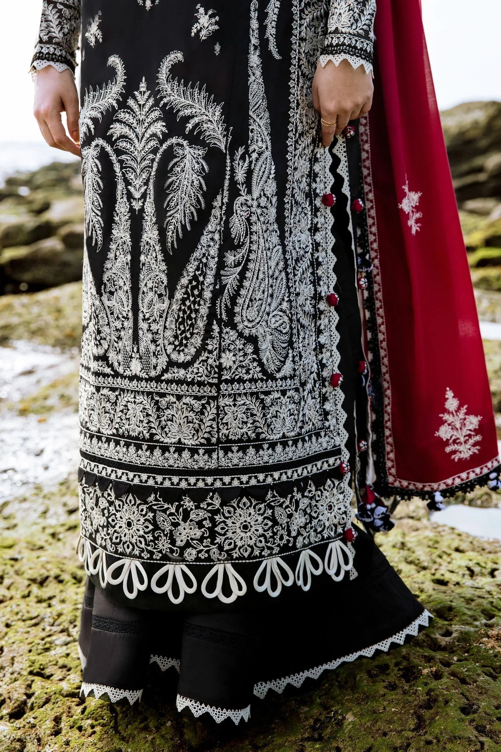 ZAHA LUXURY LAWN ISKELE (ZL23-01 A) - Aqsa Fabrics