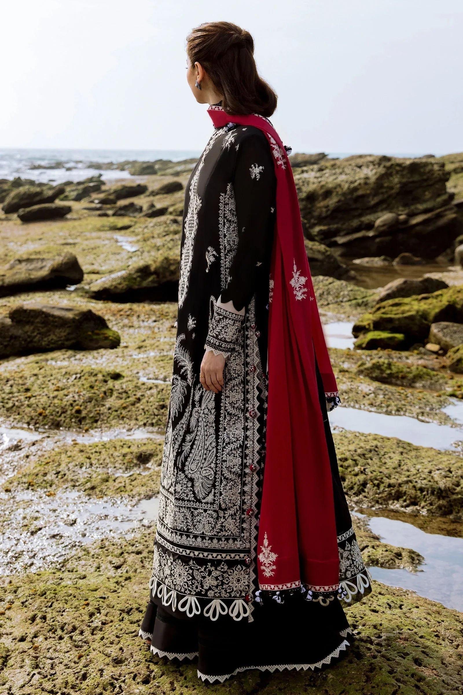 ZAHA LUXURY LAWN ISKELE (ZL23-01 A) - Aqsa Fabrics