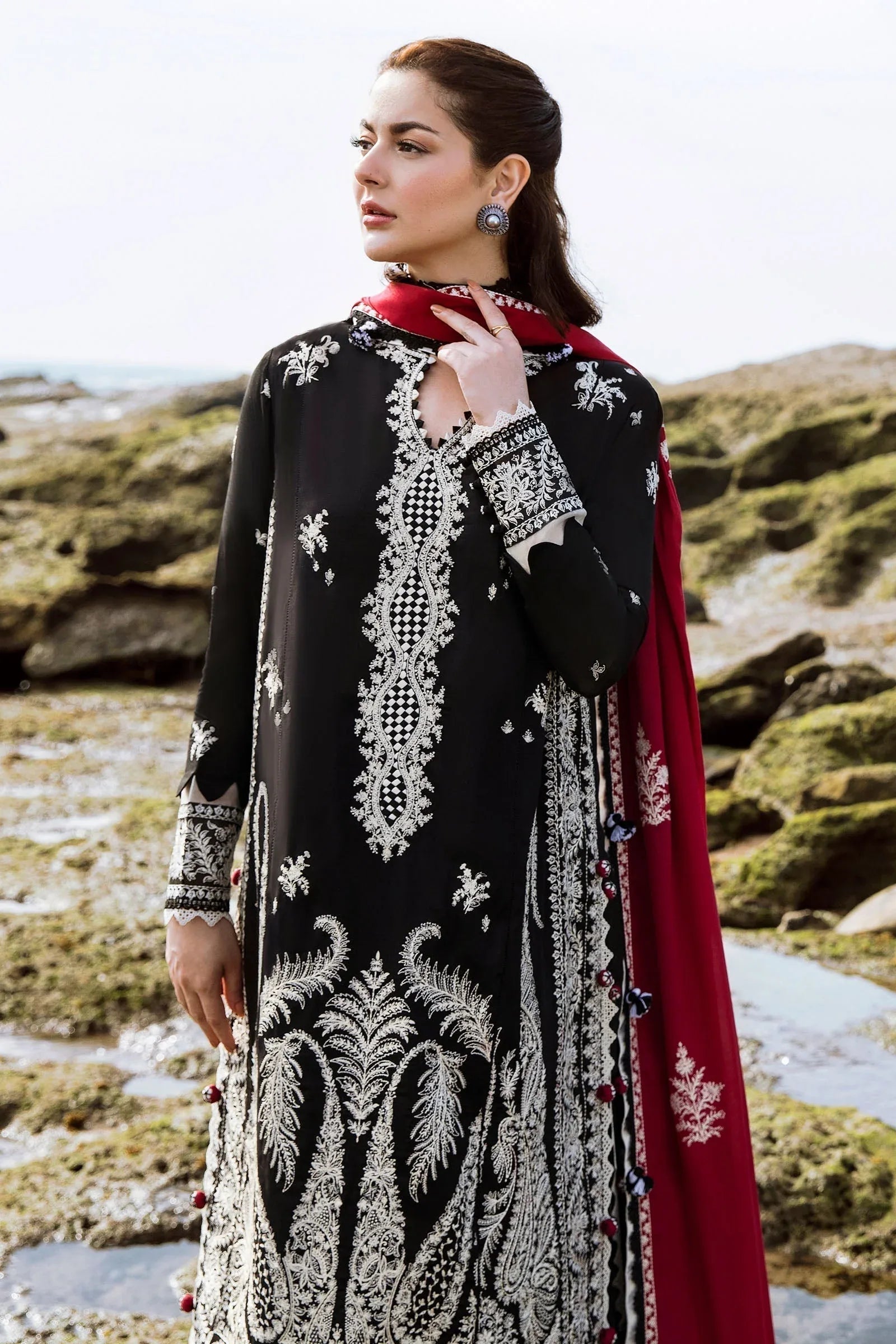 ZAHA LUXURY LAWN ISKELE (ZL23-01 A) - Aqsa Fabrics