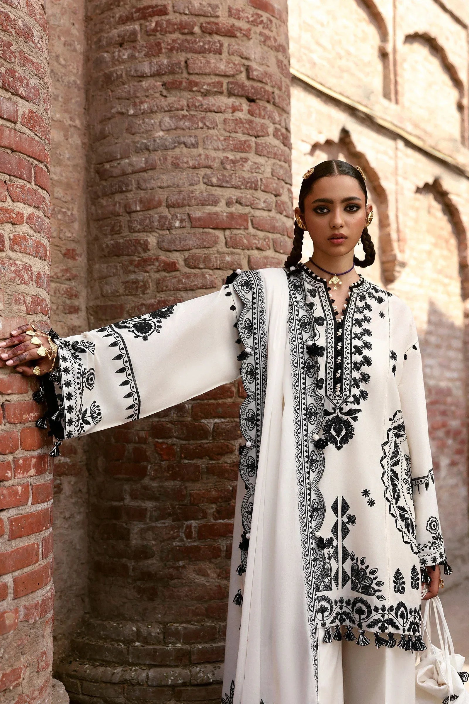Zaha | Festive Lawn 25 | ZARMINA (ZF-25-08) - Aqsa Fabrics
