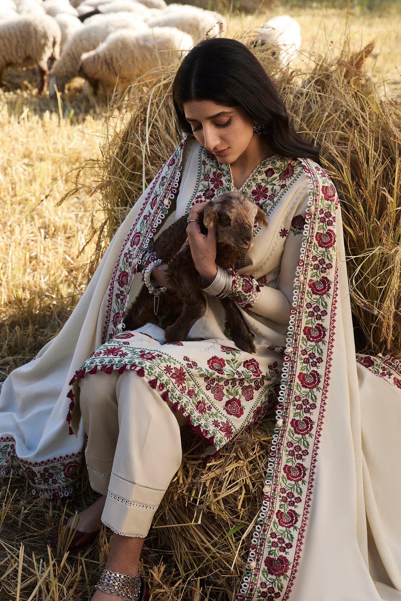 Zaha | Winter 2024 |  AABROO (ZW24-07) - Aqsa Fabrics
