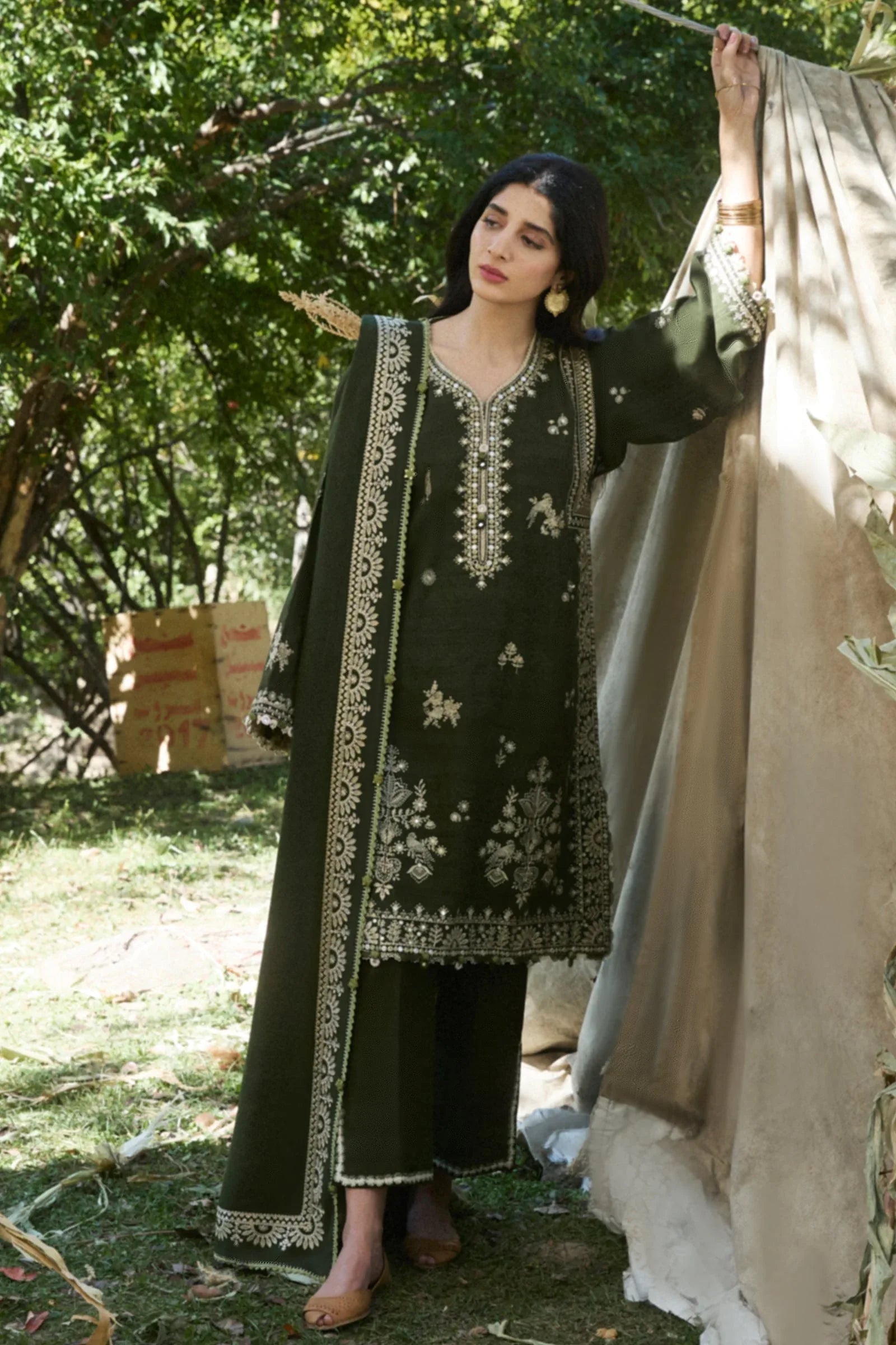 Zaha | Winter 2024 |  SABAAZ (ZW24-01) - Aqsa Fabrics