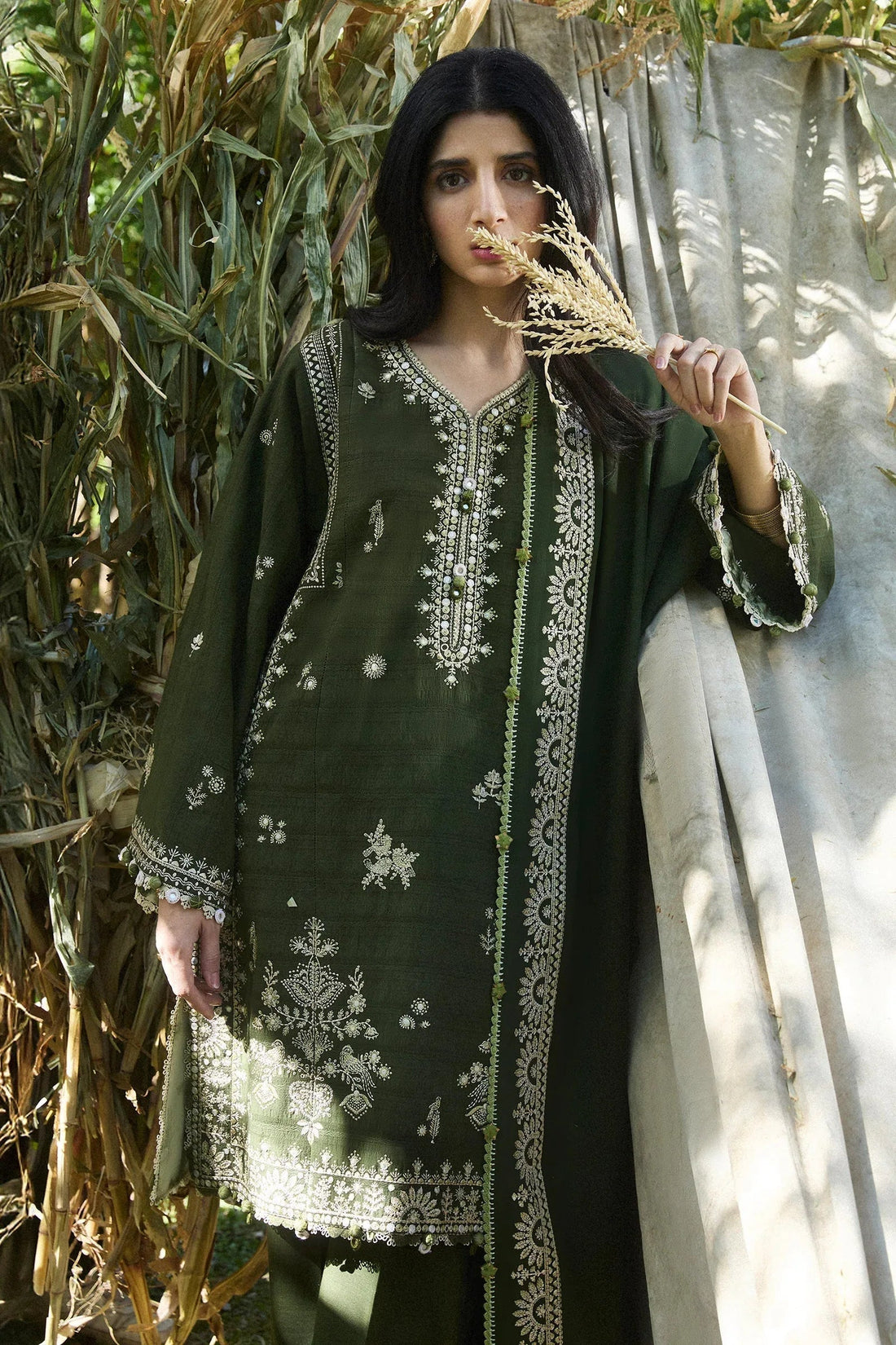 Zaha | Winter 2024 |  SABAAZ (ZW24-01) - Aqsa Fabrics