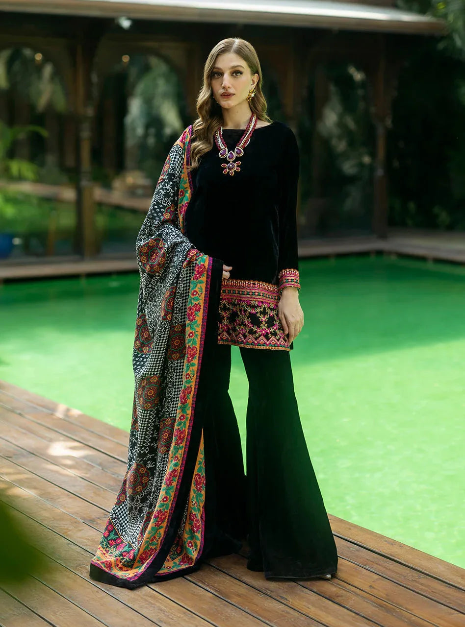 Zainab Chottani | Makhmal Luxe Pret | Zulmat - Aqsa Fabrics