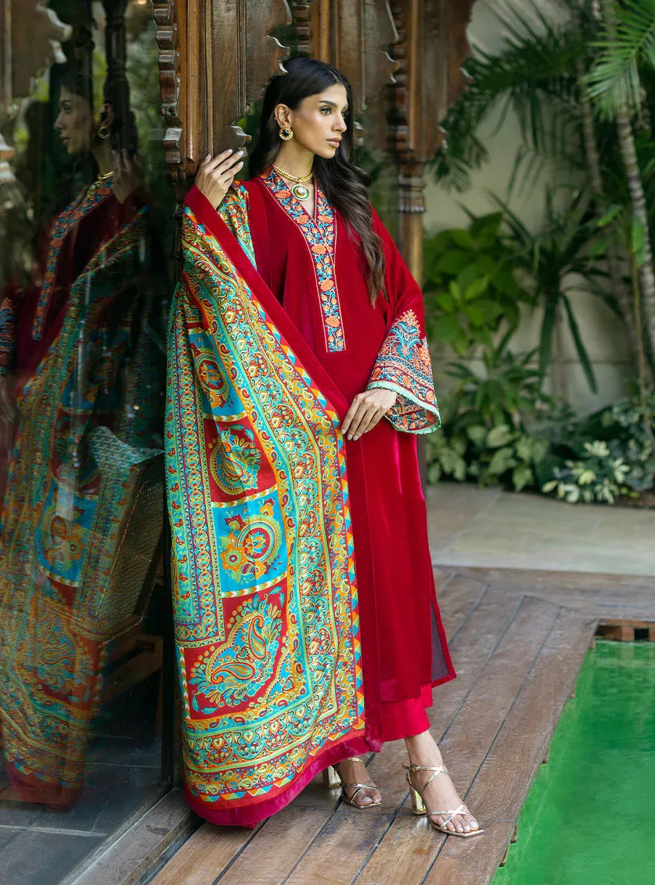 Zainab Chottani | Makhmal Luxe Pret | Shehla - Aqsa Fabrics