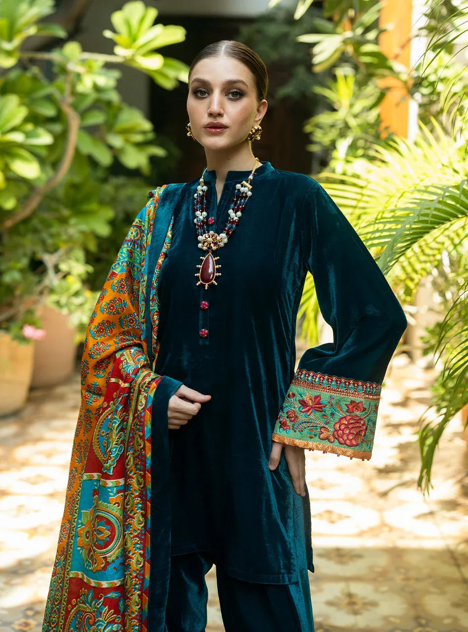 Zainab Chottani | Makhmal Luxe Pret | Avizeh - Aqsa Fabrics
