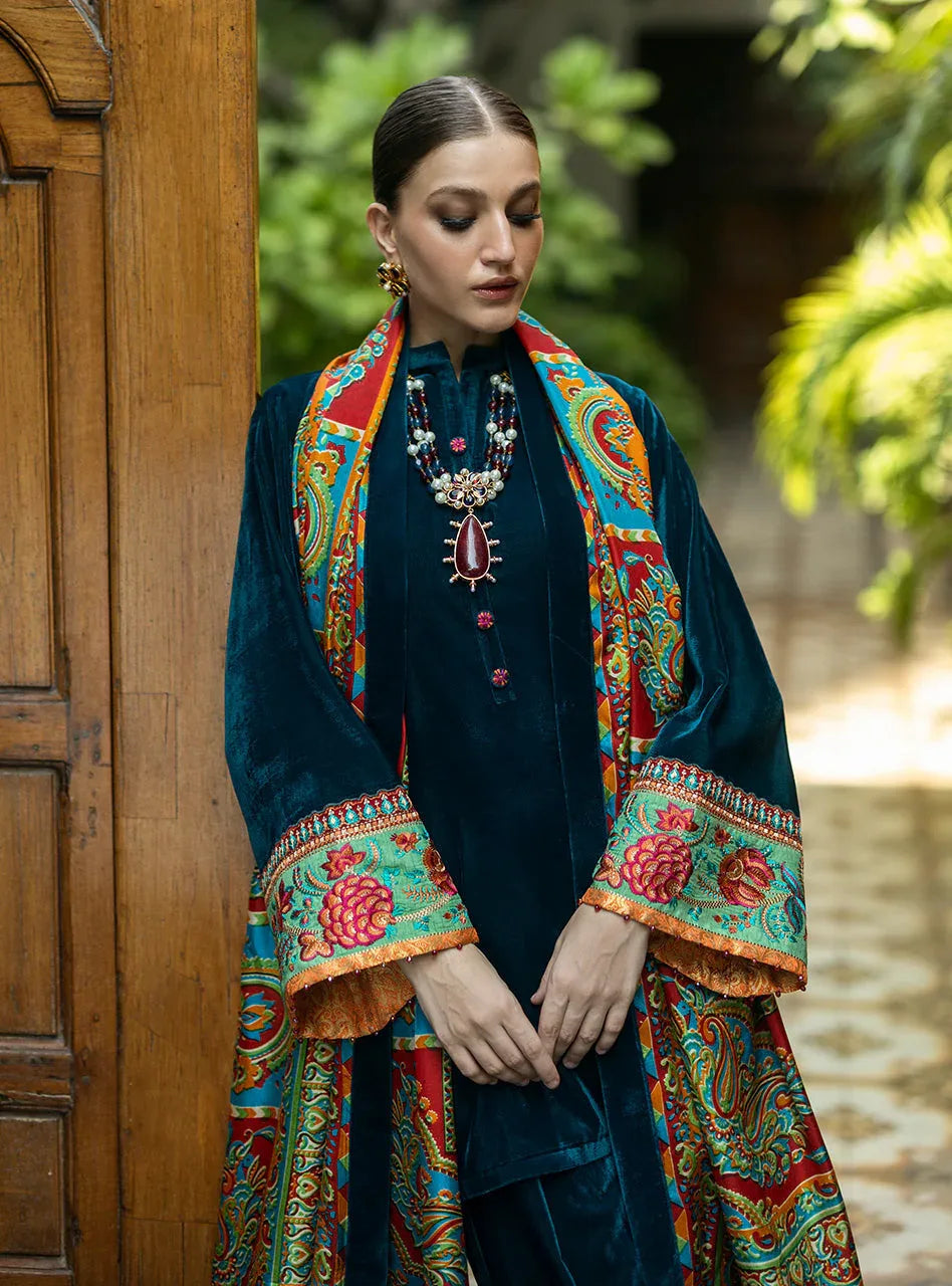 Zainab Chottani | Makhmal Luxe Pret | Avizeh - Aqsa Fabrics