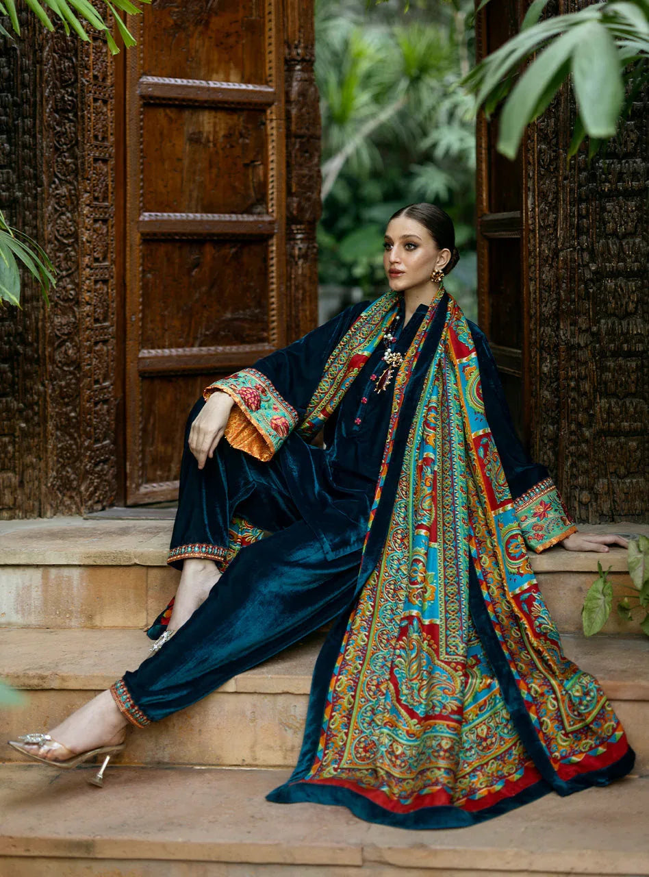 Zainab Chottani | Makhmal Luxe Pret | Avizeh - Aqsa Fabrics