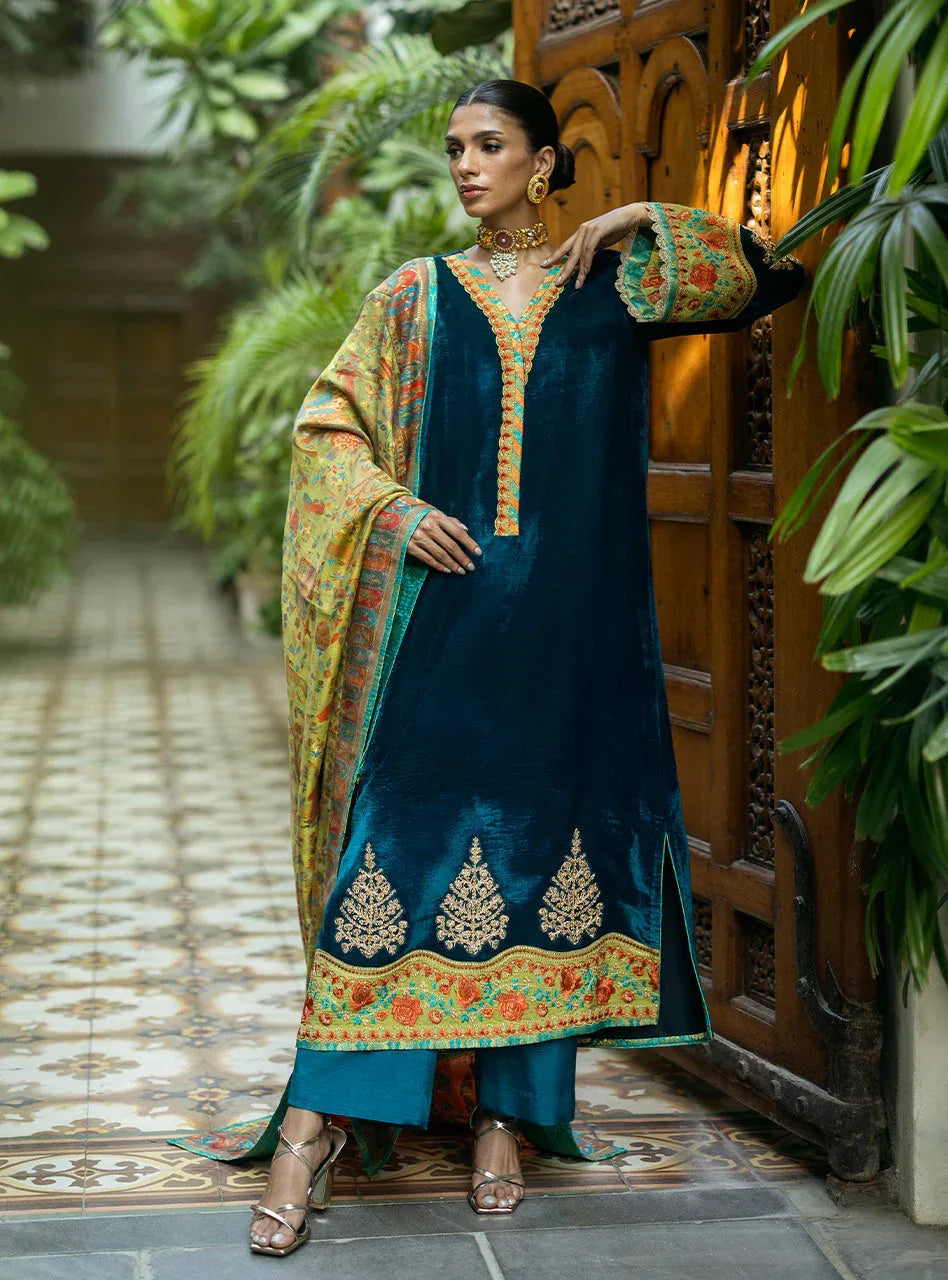 Zainab Chottani | Makhmal Luxe Pret | Soltani - Aqsa Fabrics
