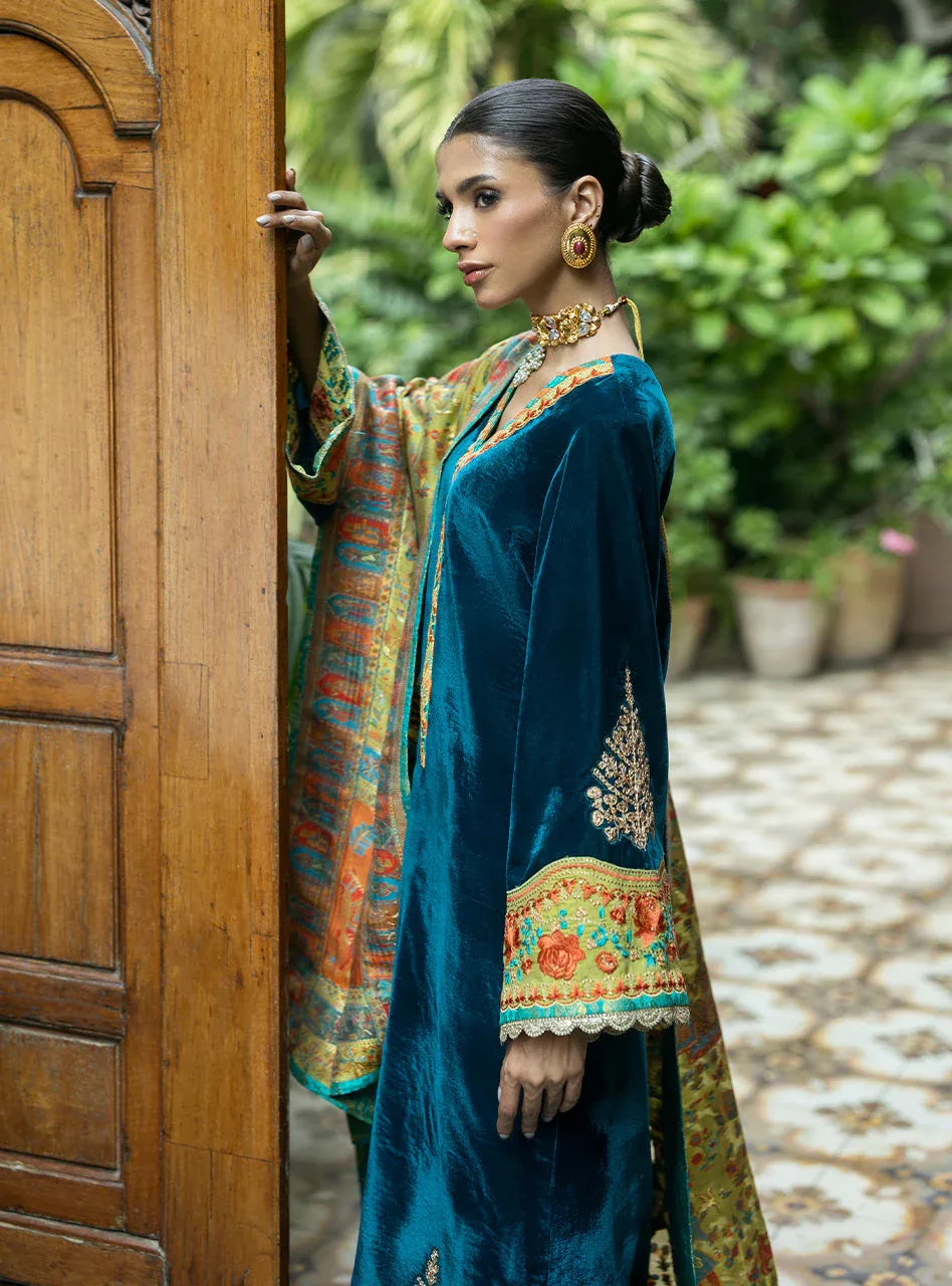 Zainab Chottani | Makhmal Luxe Pret | Soltani - Aqsa Fabrics